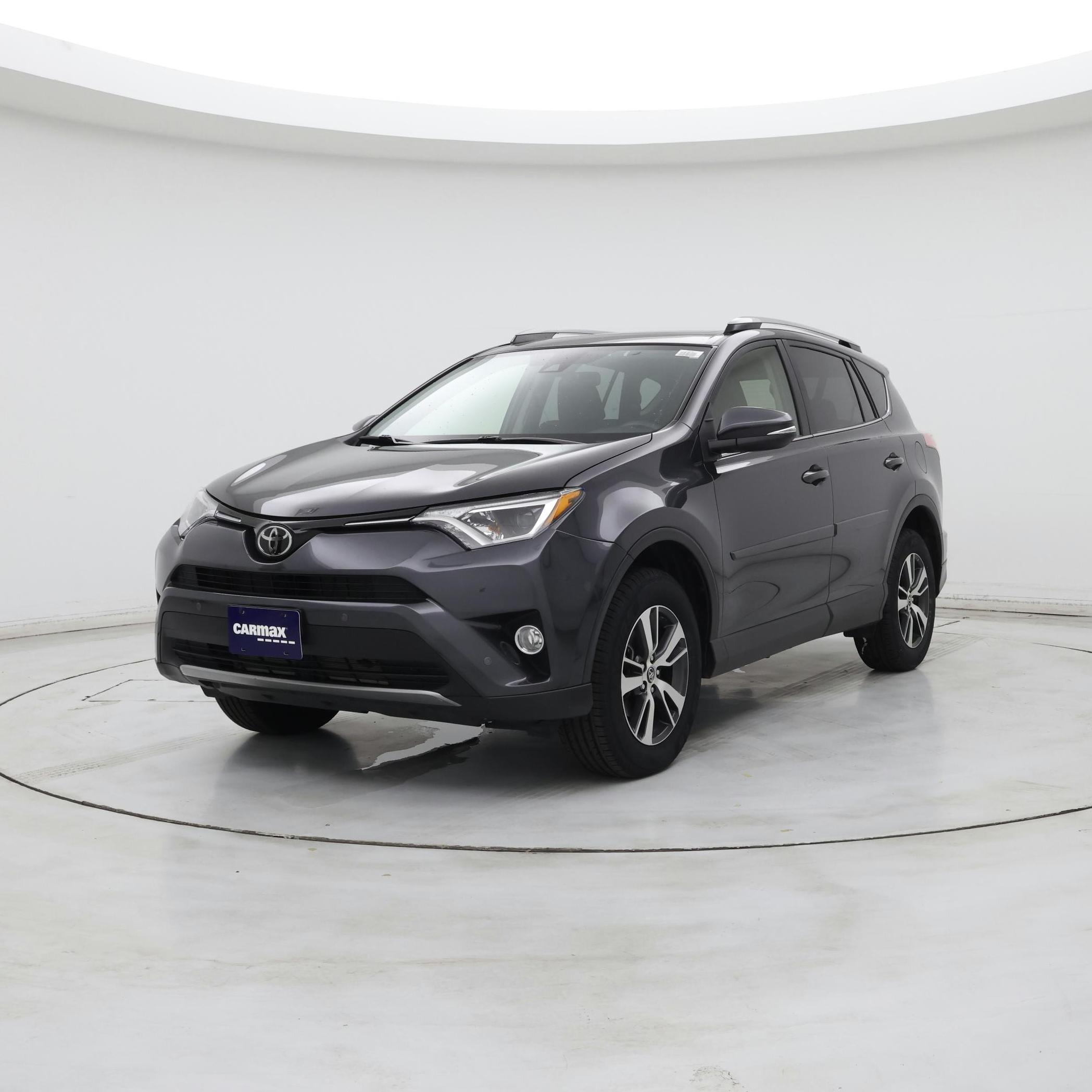 Thumbnail: 2017 Toyota RAV4 - 4