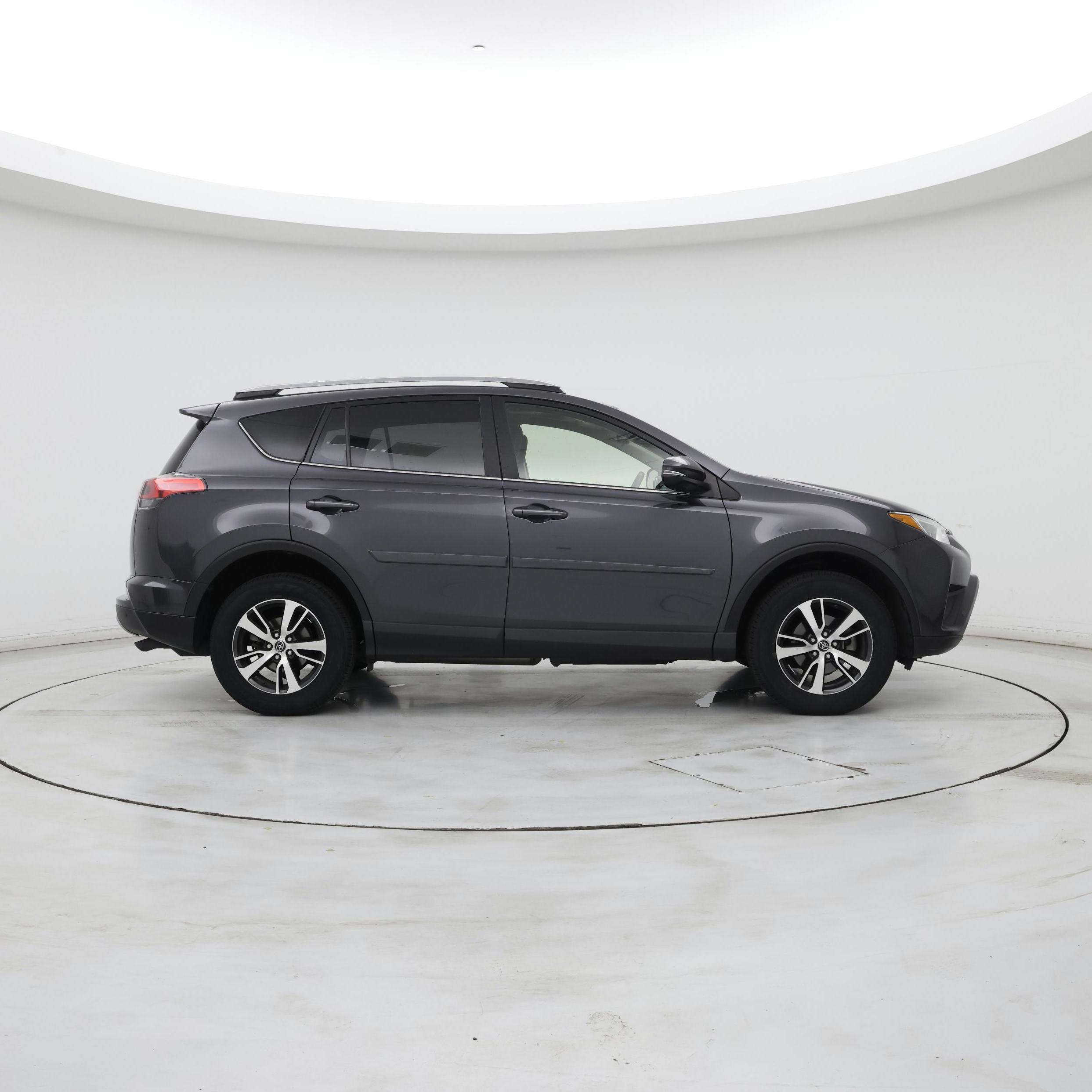 Thumbnail: 2017 Toyota RAV4 - 7