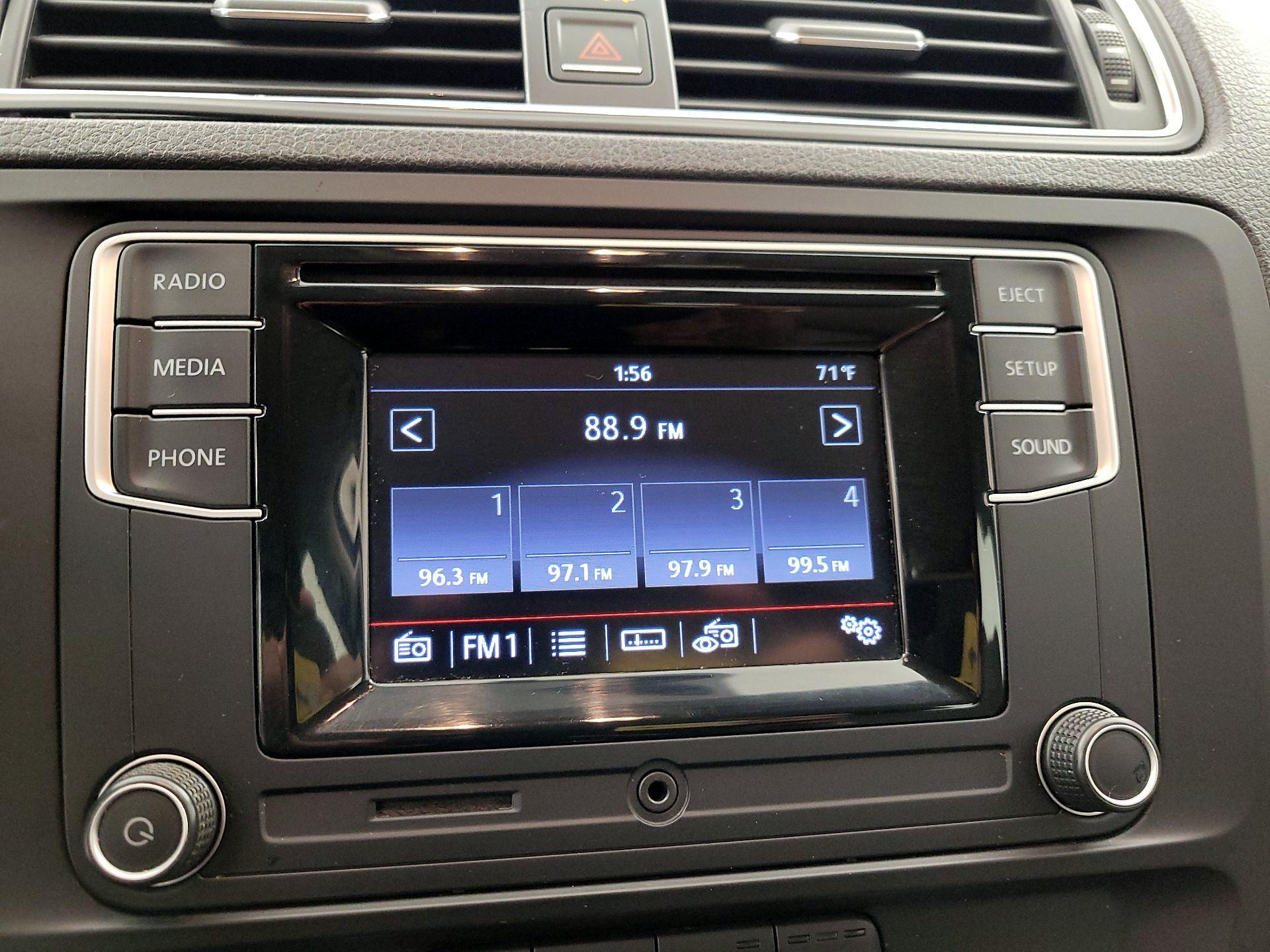 Thumbnail: 2017 Volkswagen Jetta - 15