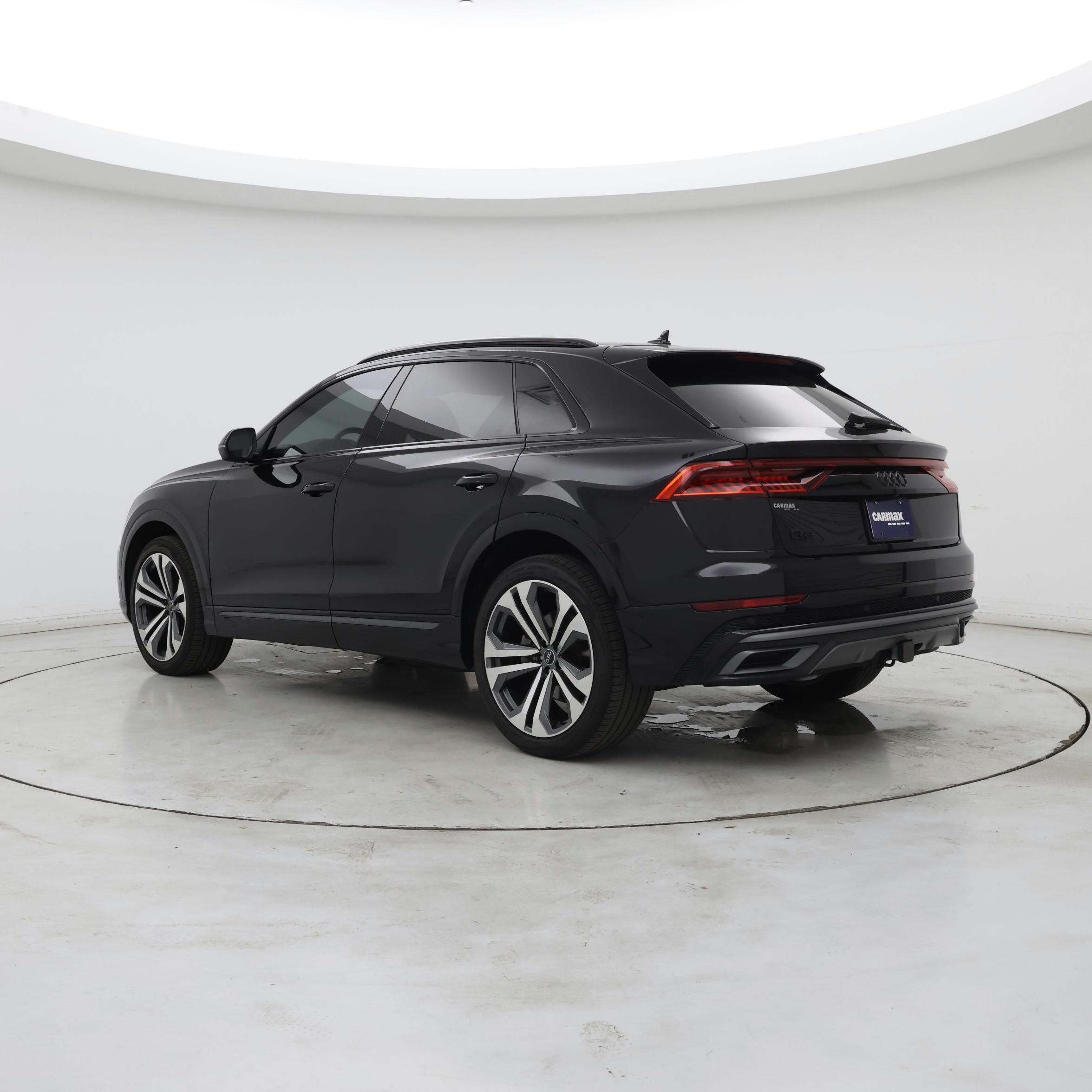 Thumbnail: 2021 Audi Q8 - 2