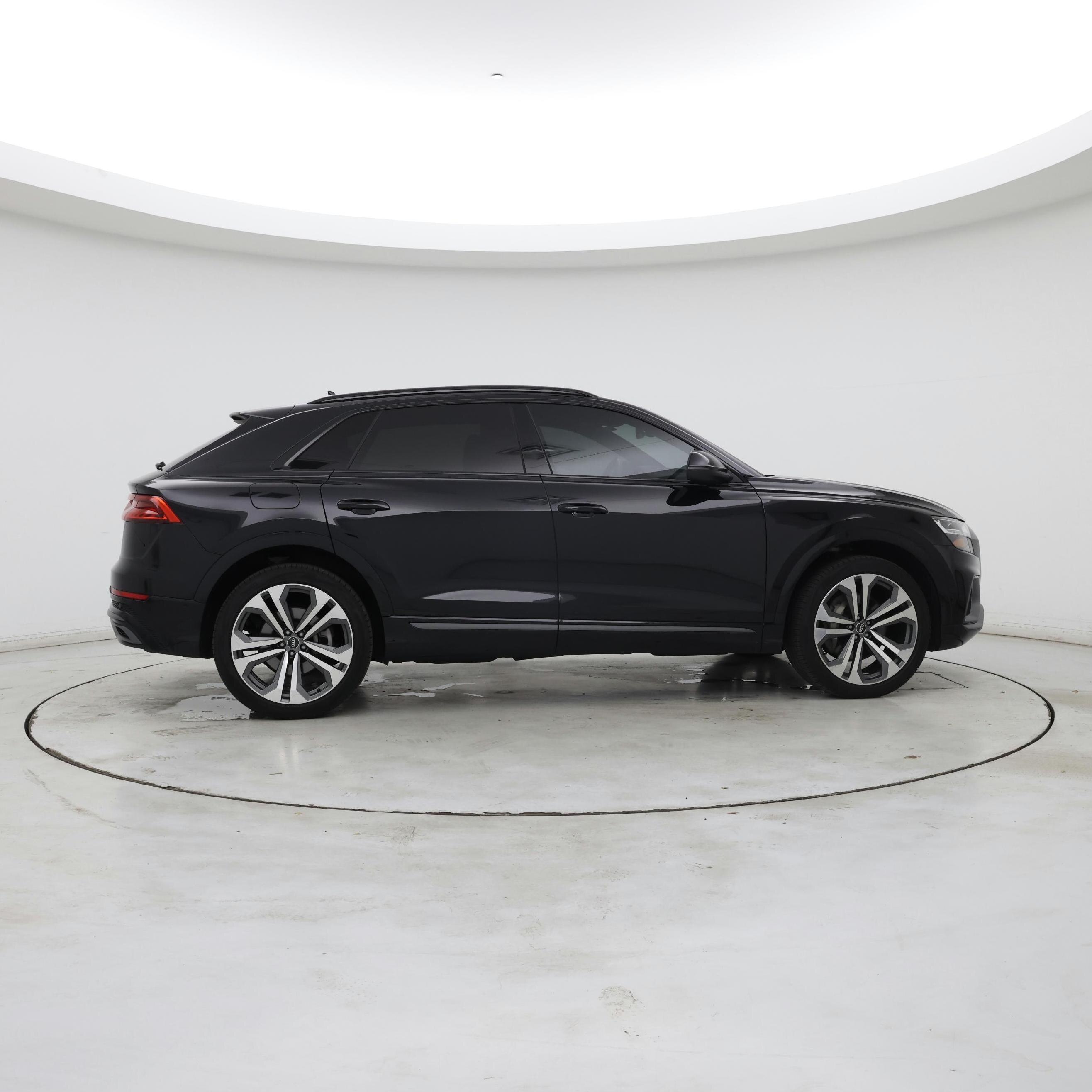 Thumbnail: 2021 Audi Q8 - 7