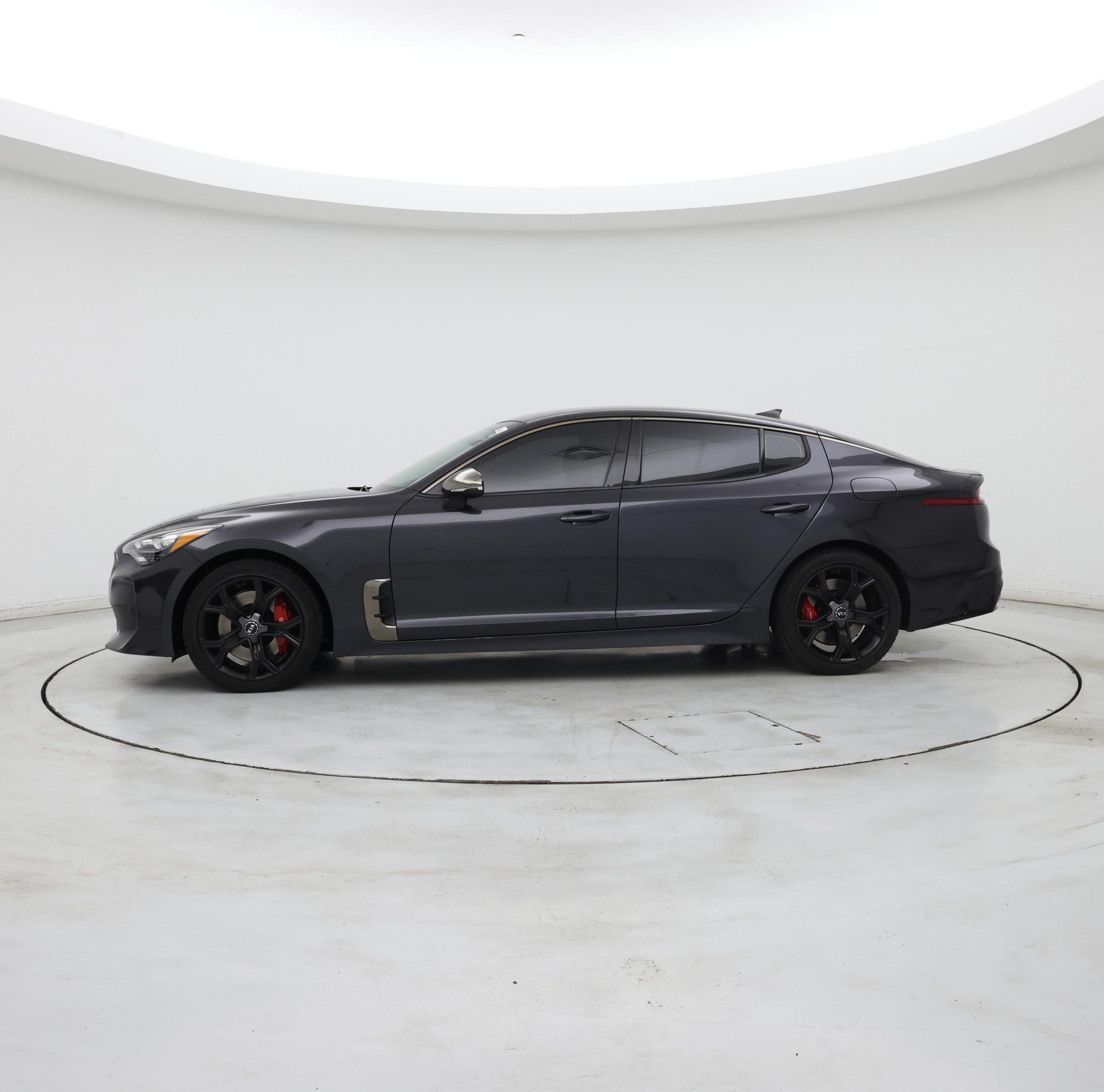 Thumbnail: 2018 Kia Stinger - 3