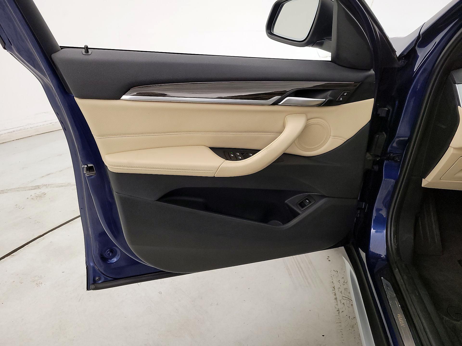 Thumbnail: 2017 BMW X1 - 12