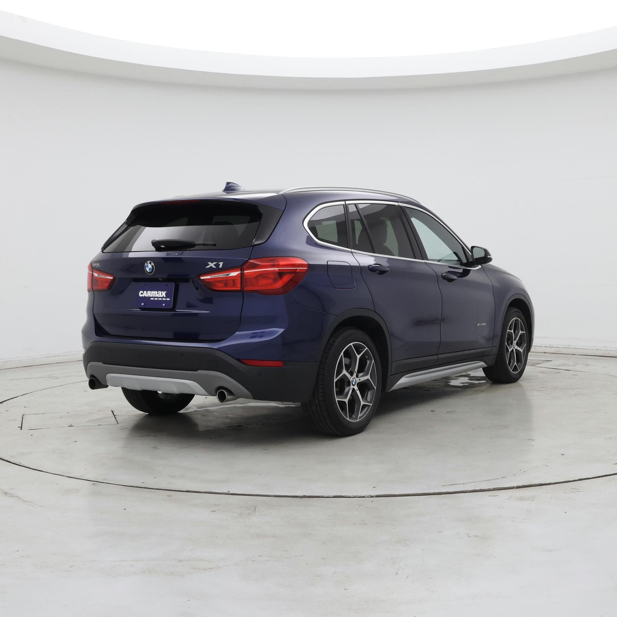 Thumbnail: 2017 BMW X1 - 8