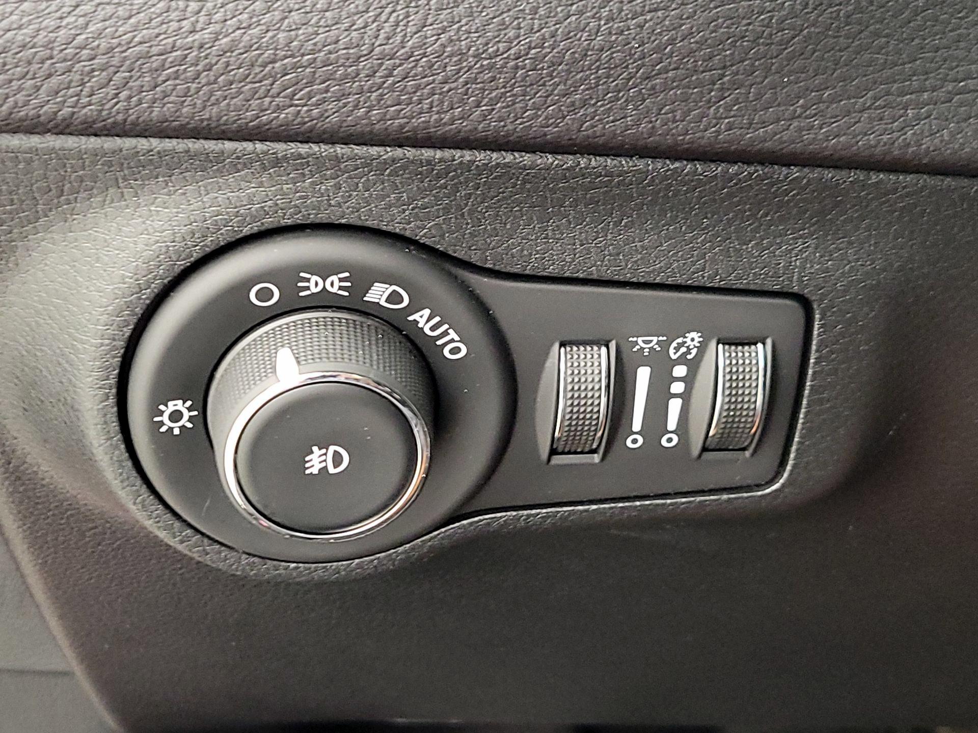 Thumbnail: 2019 Jeep Compass - 13