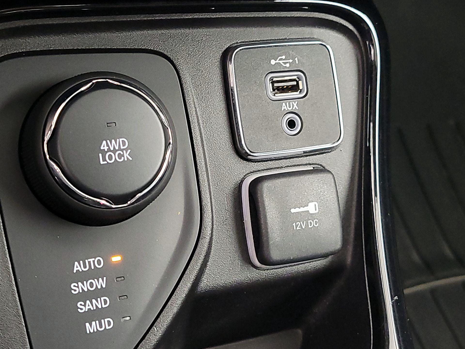 Thumbnail: 2019 Jeep Compass - 18