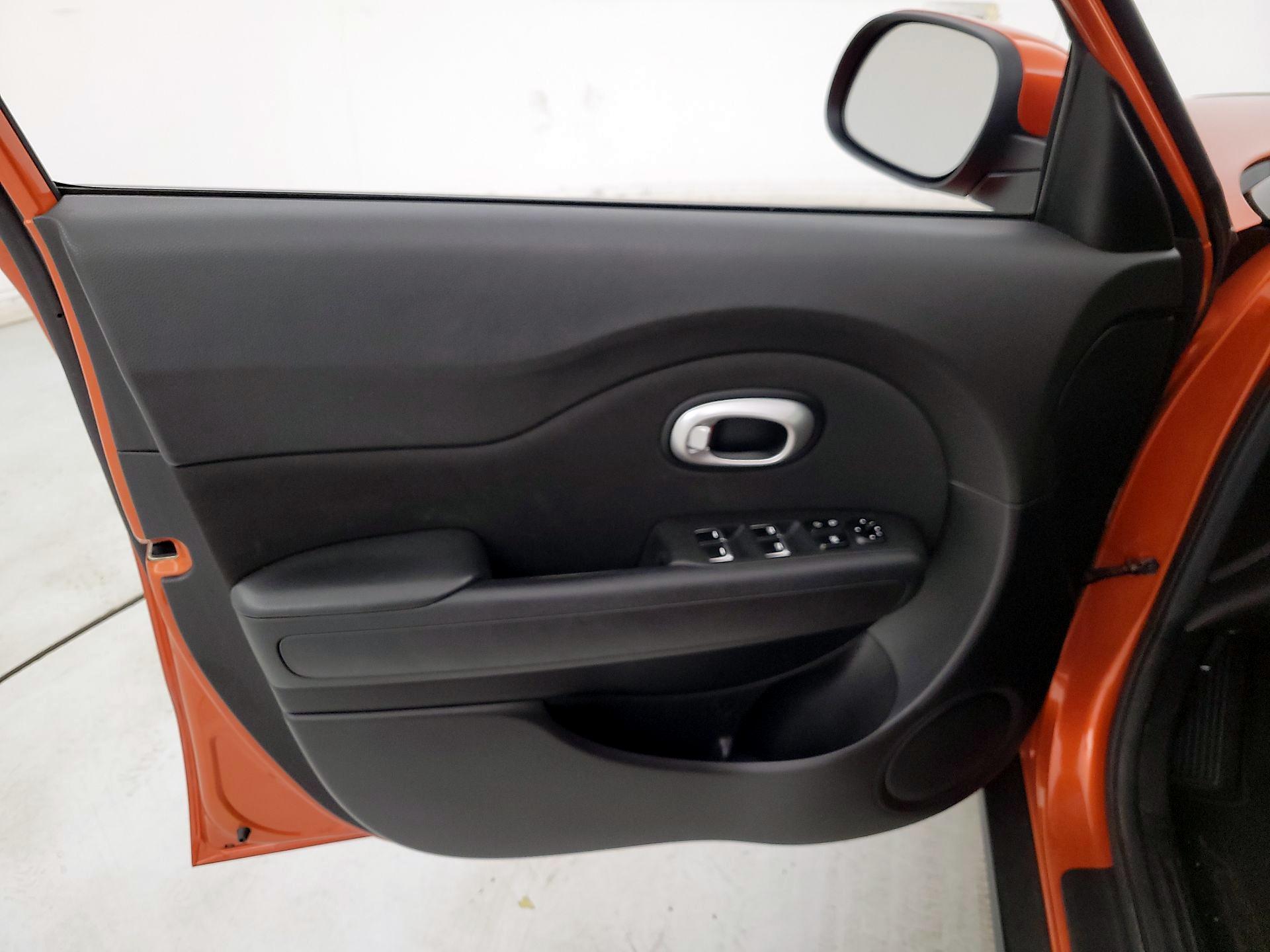 Thumbnail: 2018 Kia Soul - 12