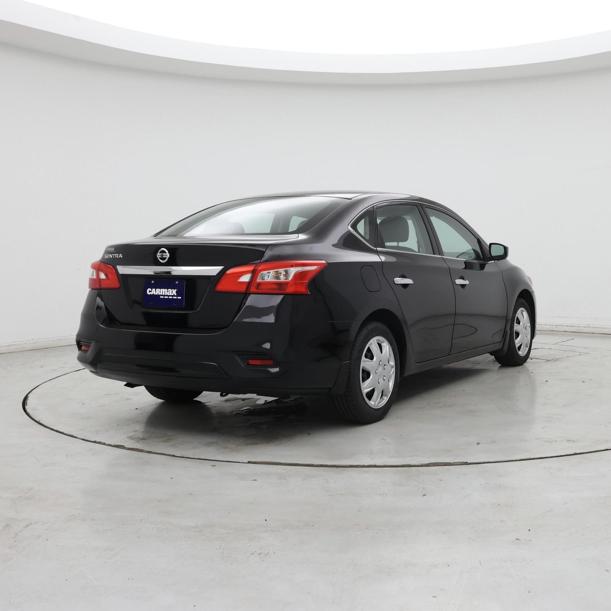 Thumbnail: 2017 Nissan Sentra - 8