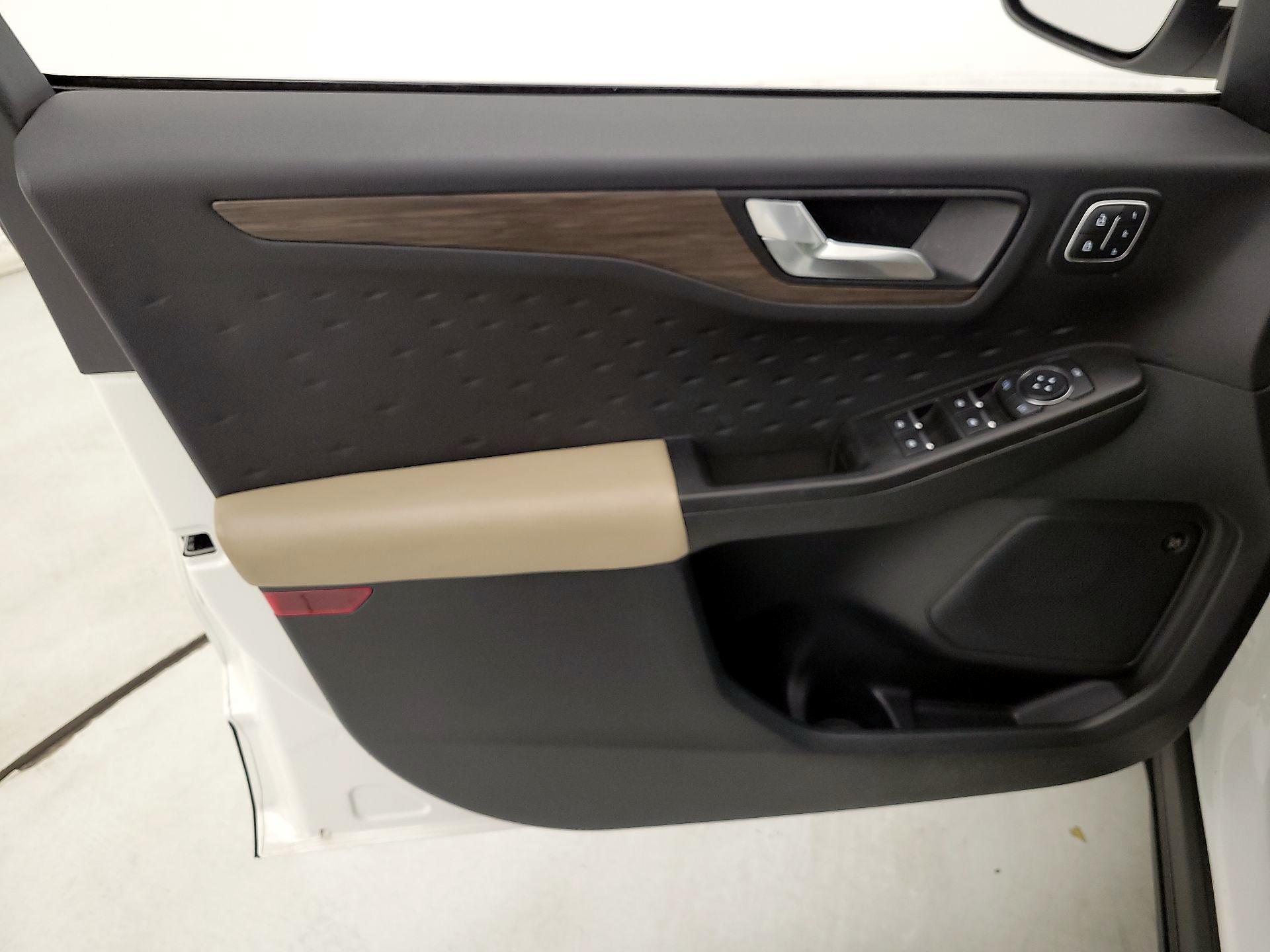 Thumbnail: 2020 Ford Escape - 12