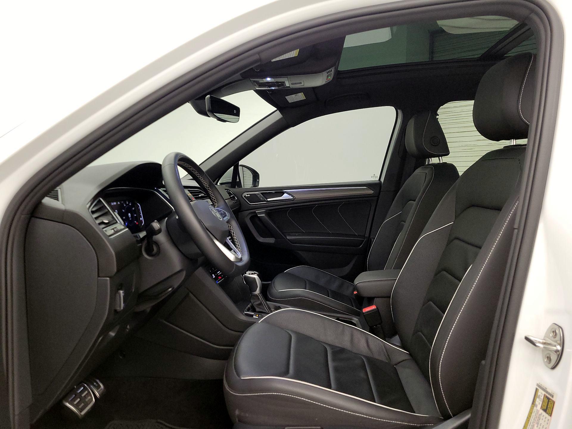 Thumbnail: 2023 Volkswagen Tiguan - 19