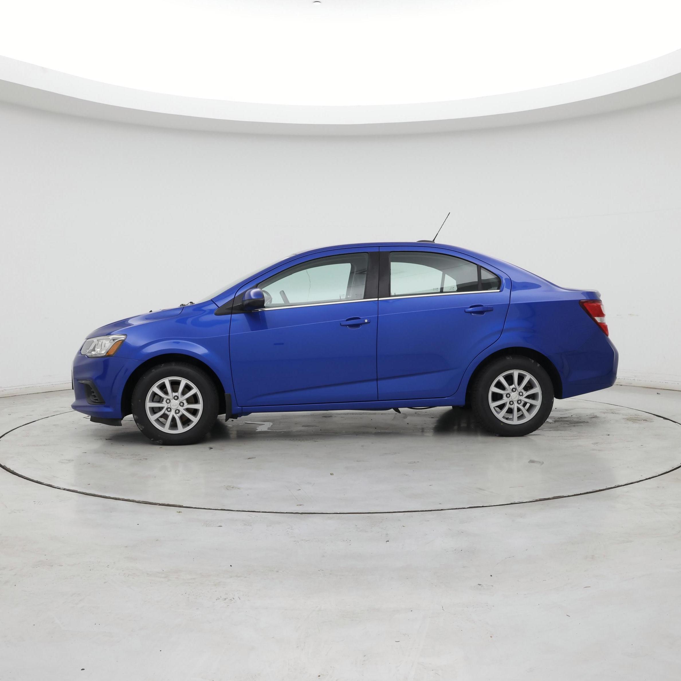 Thumbnail: 2017 Chevrolet Sonic - 3