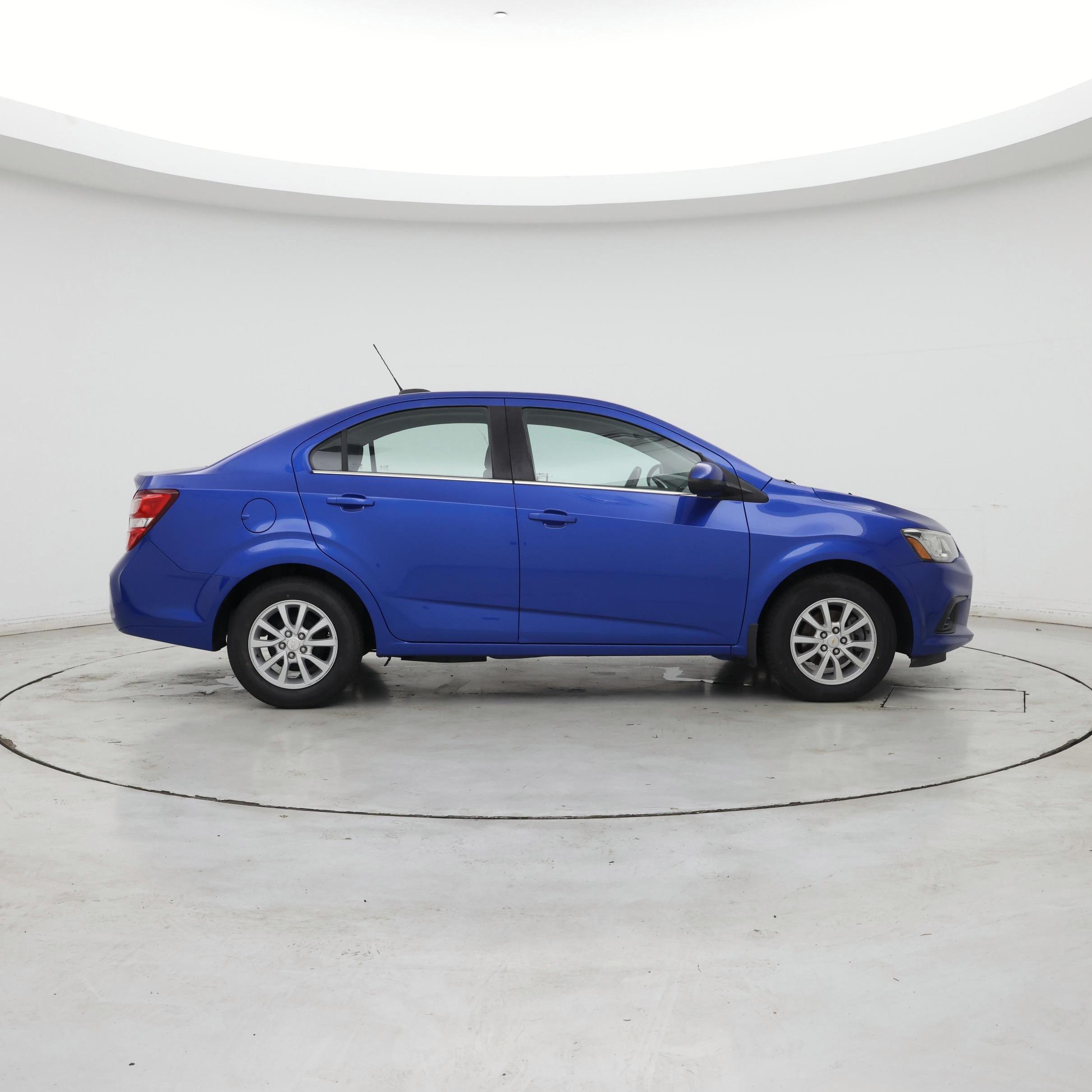 Thumbnail: 2017 Chevrolet Sonic - 7