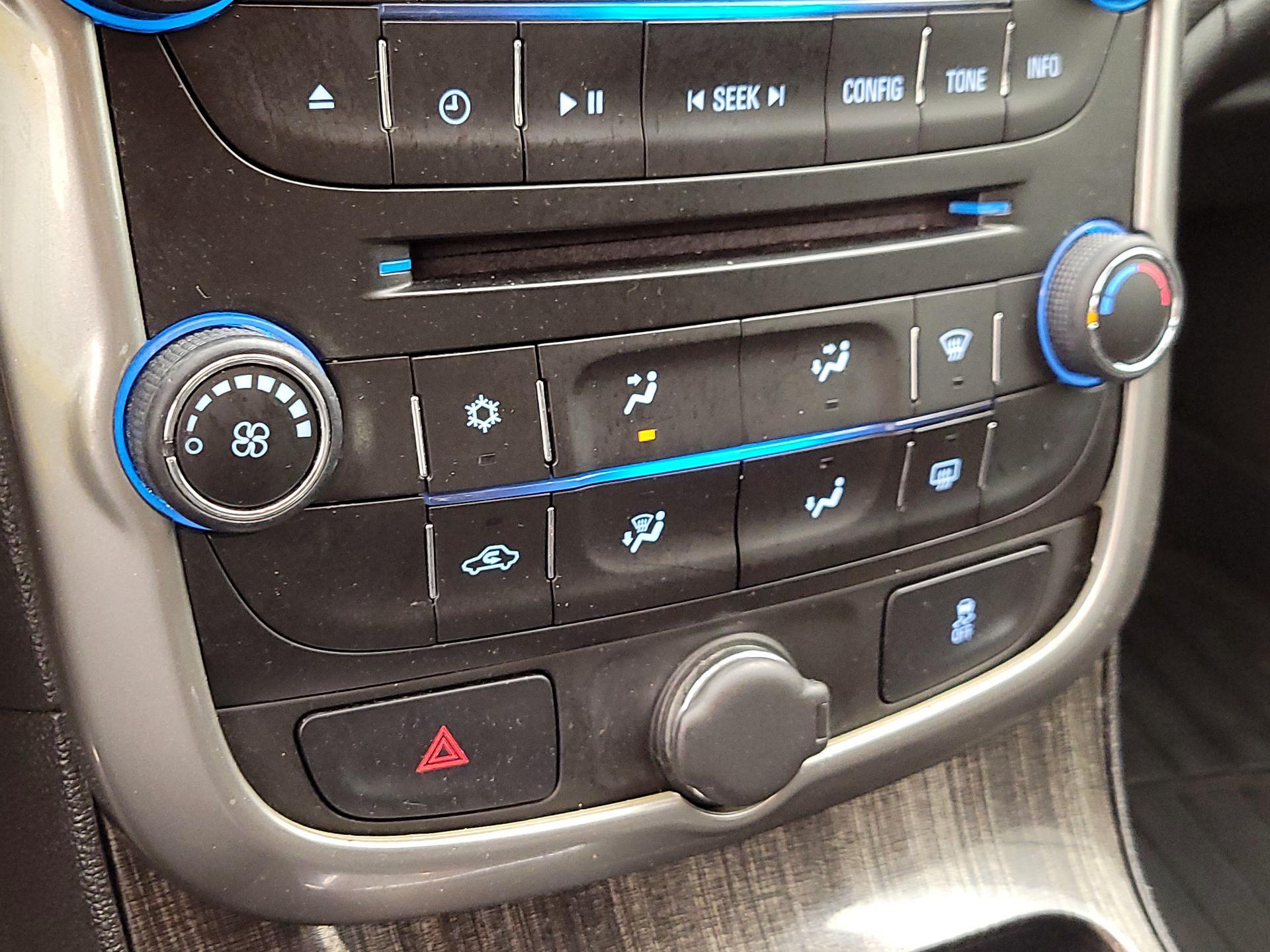 Thumbnail: 2015 Chevrolet Malibu - 16