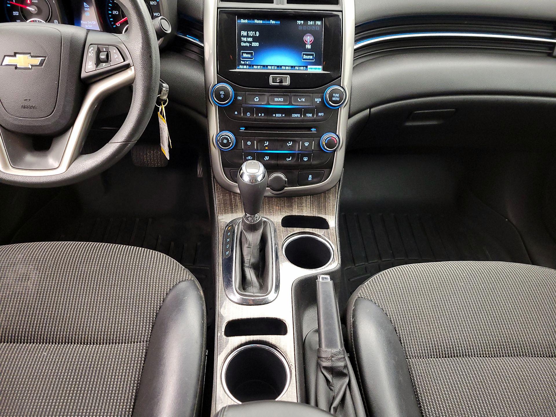 Thumbnail: 2015 Chevrolet Malibu - 17