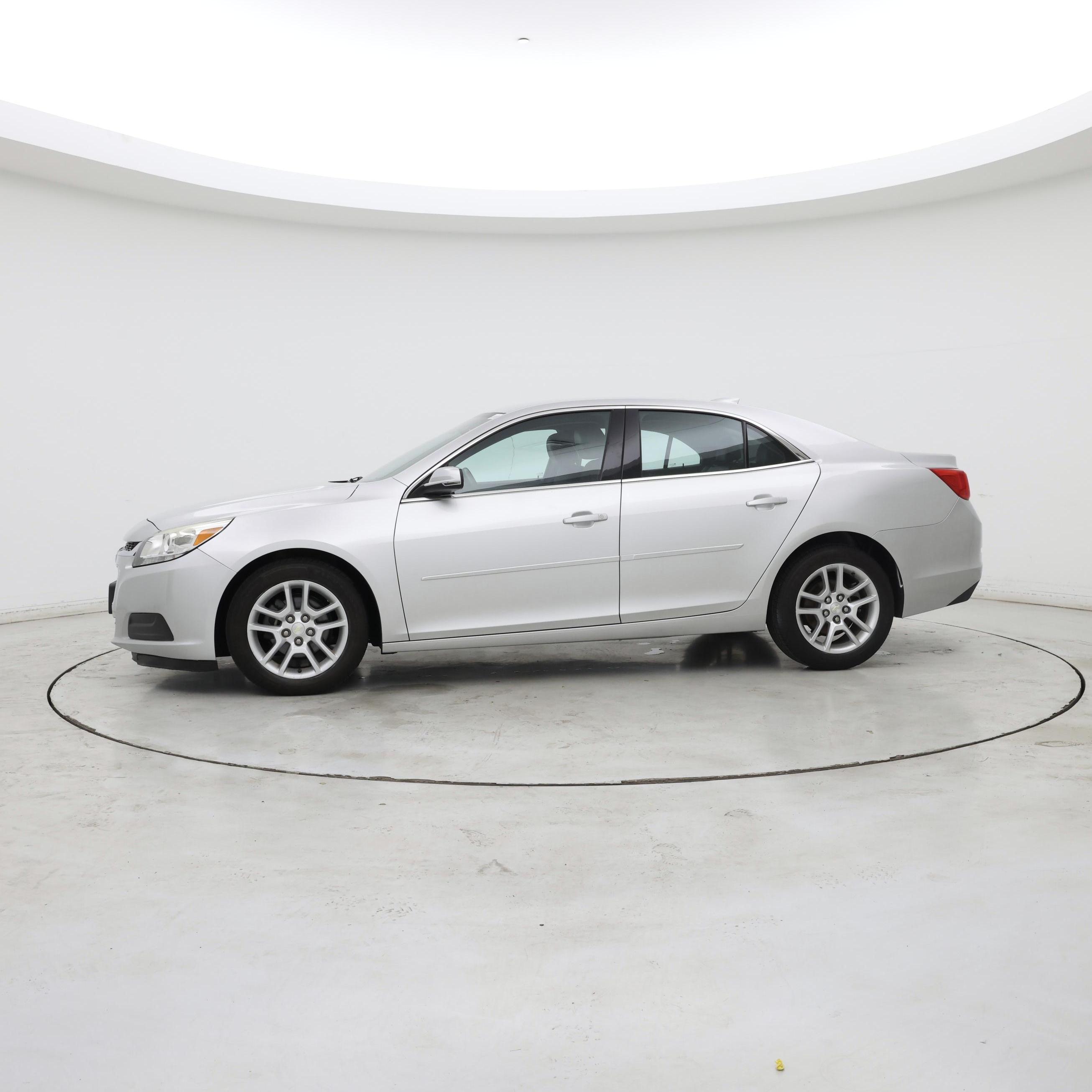 Thumbnail: 2015 Chevrolet Malibu - 3