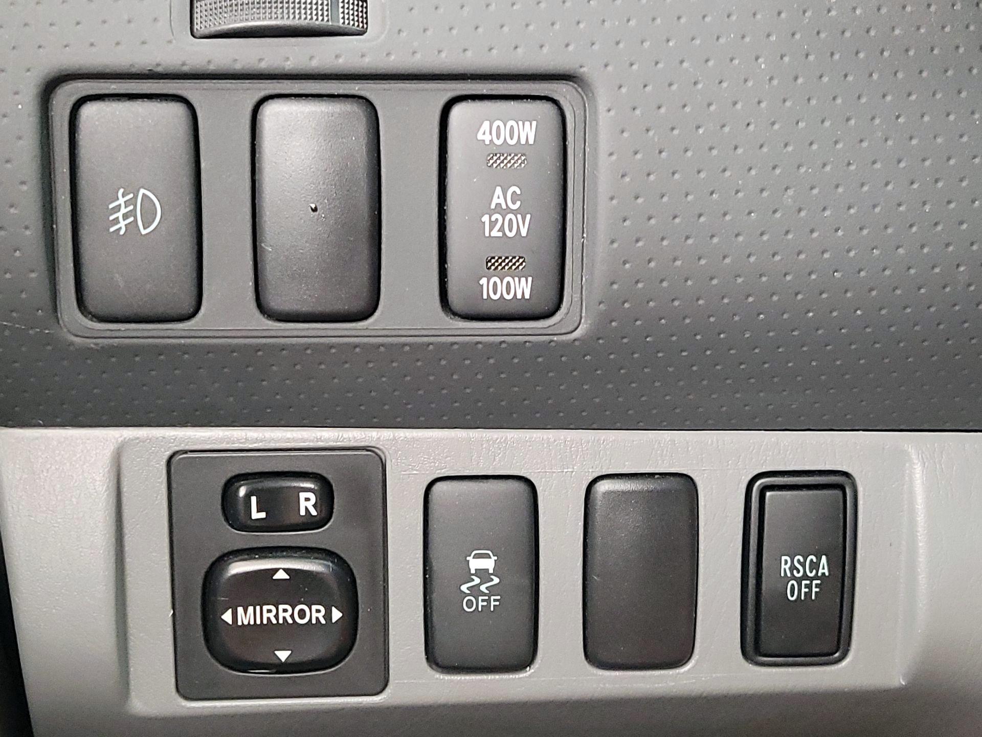 Thumbnail: 2015 Toyota Tacoma - 13