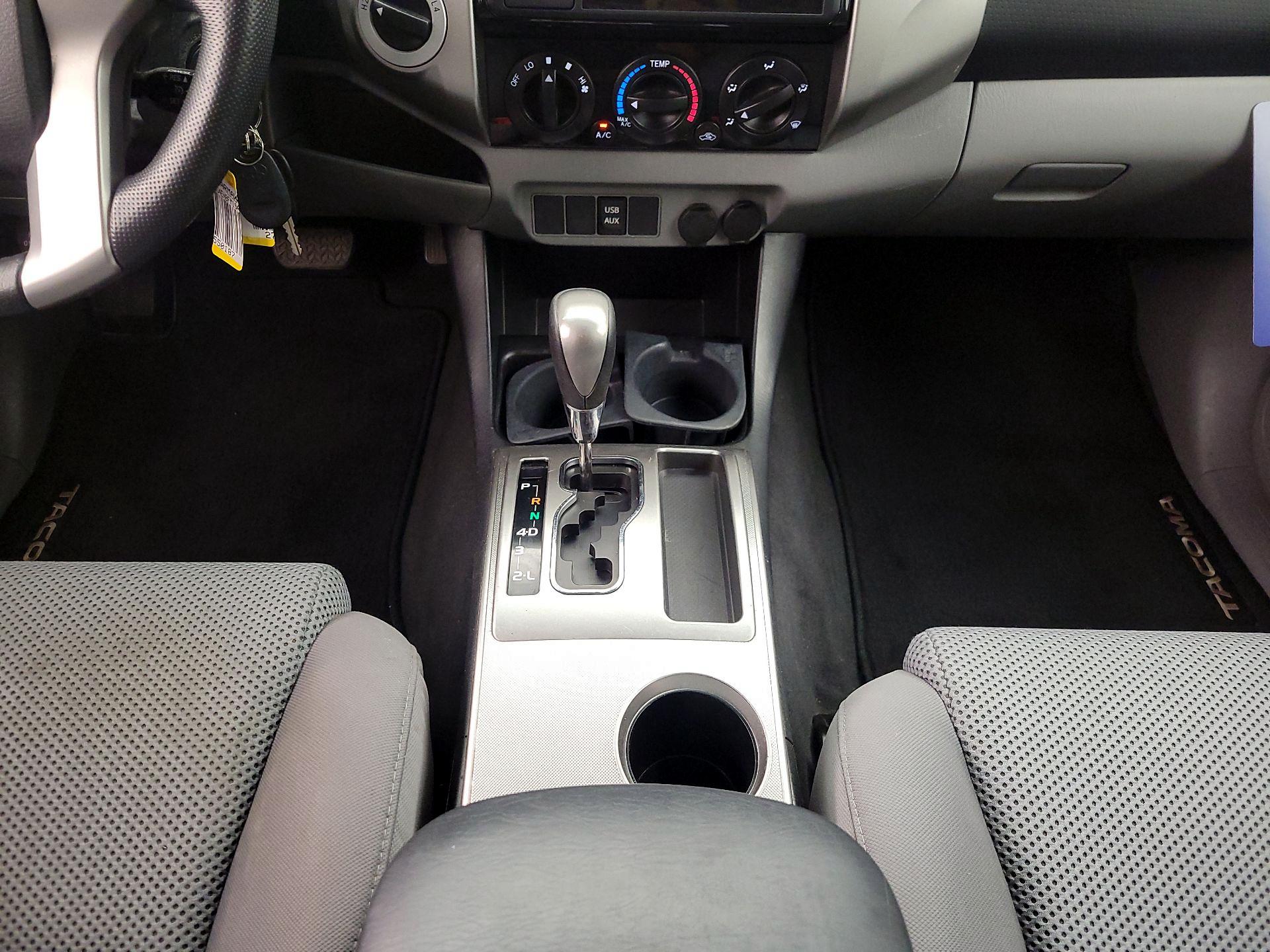 Thumbnail: 2015 Toyota Tacoma - 17