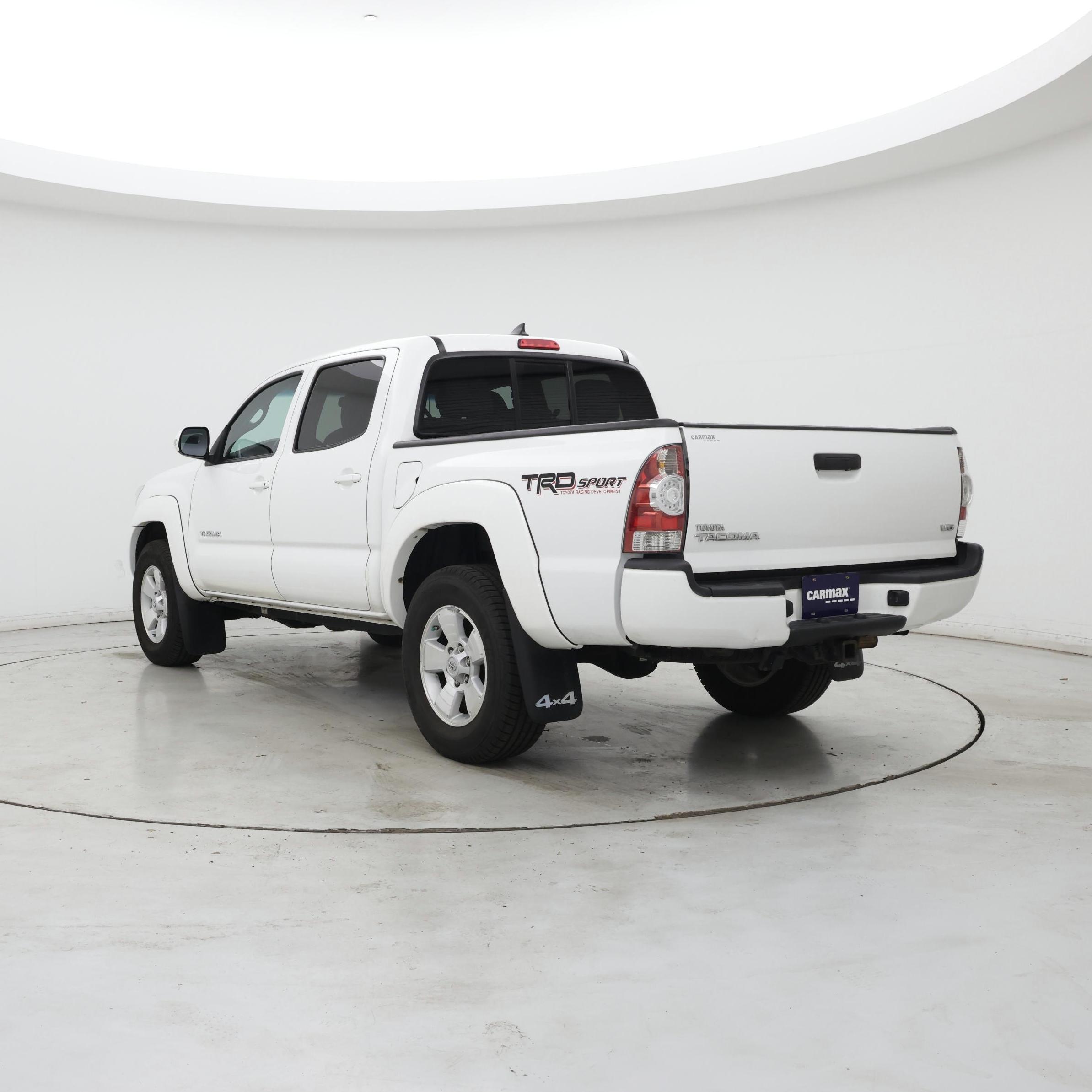 Thumbnail: 2015 Toyota Tacoma - 2
