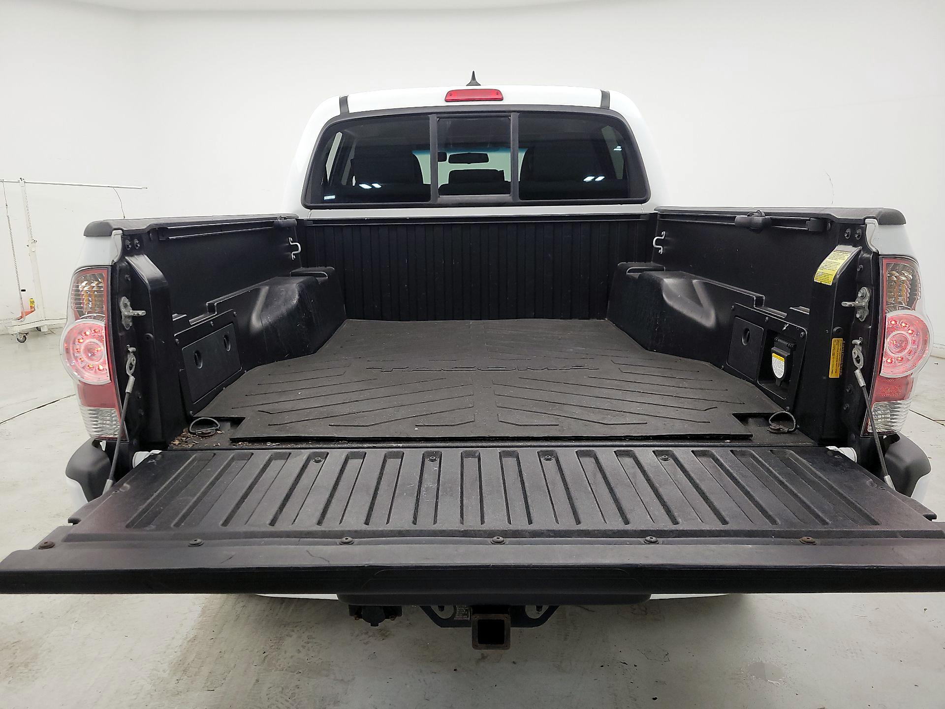 Thumbnail: 2015 Toyota Tacoma - 20