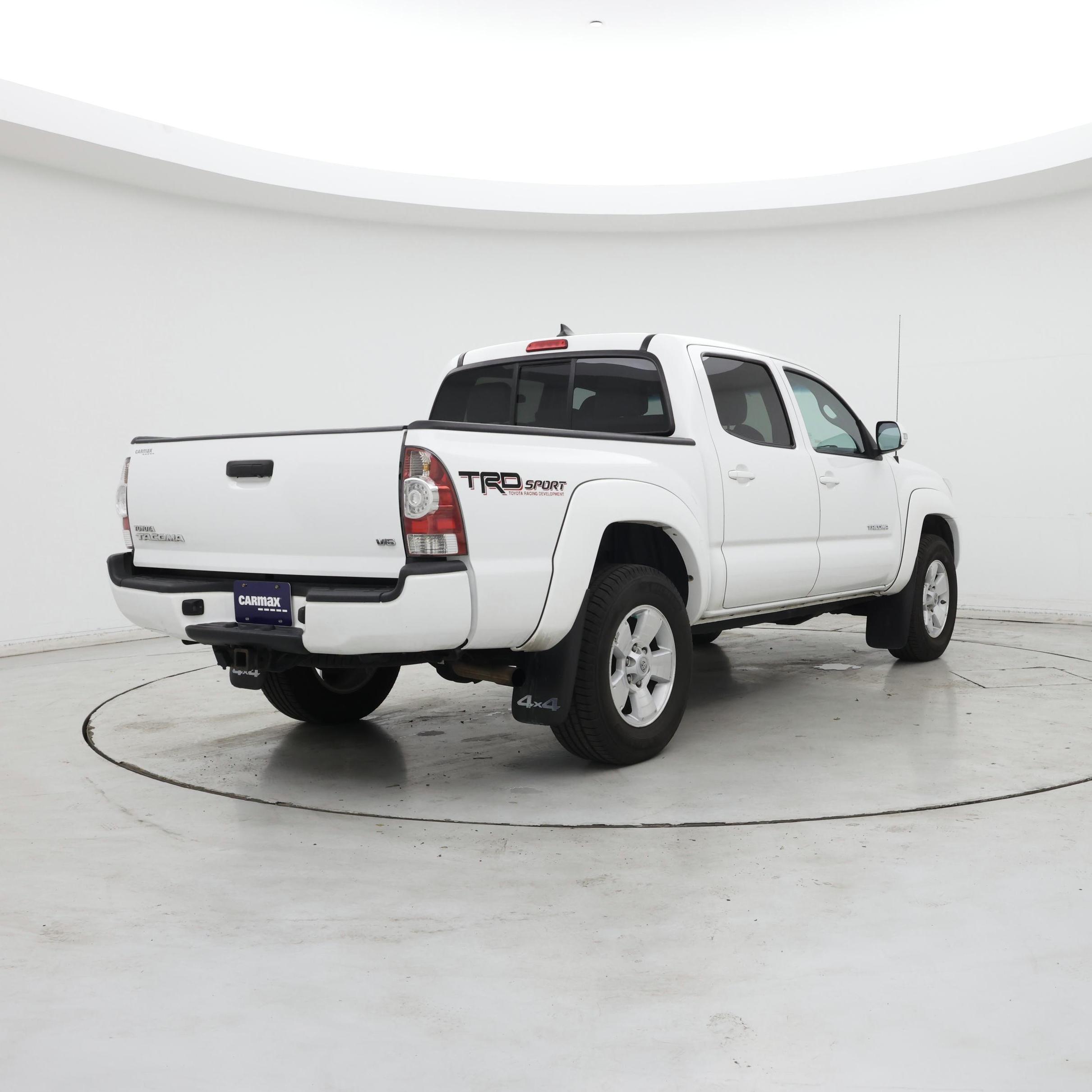 Thumbnail: 2015 Toyota Tacoma - 8