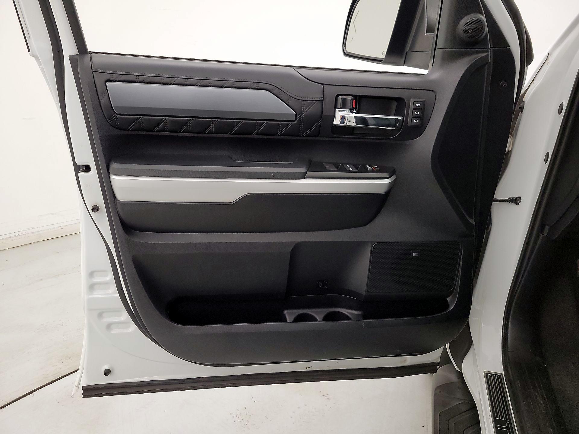 Thumbnail: 2016 Toyota Tundra - 12