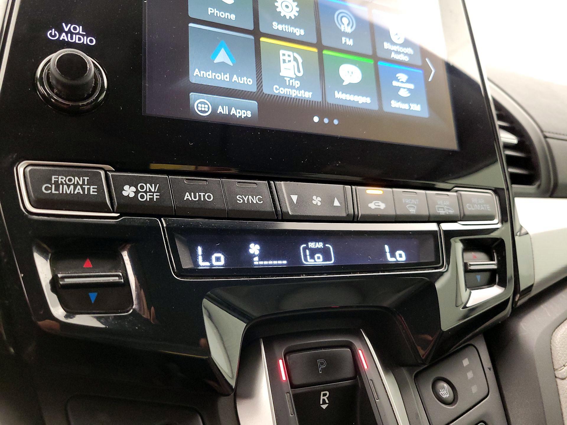Thumbnail: 2018 Honda Odyssey - 16