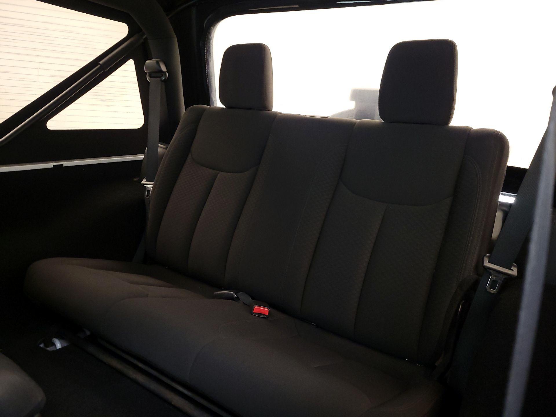 Thumbnail: 2016 Jeep Wrangler - 16
