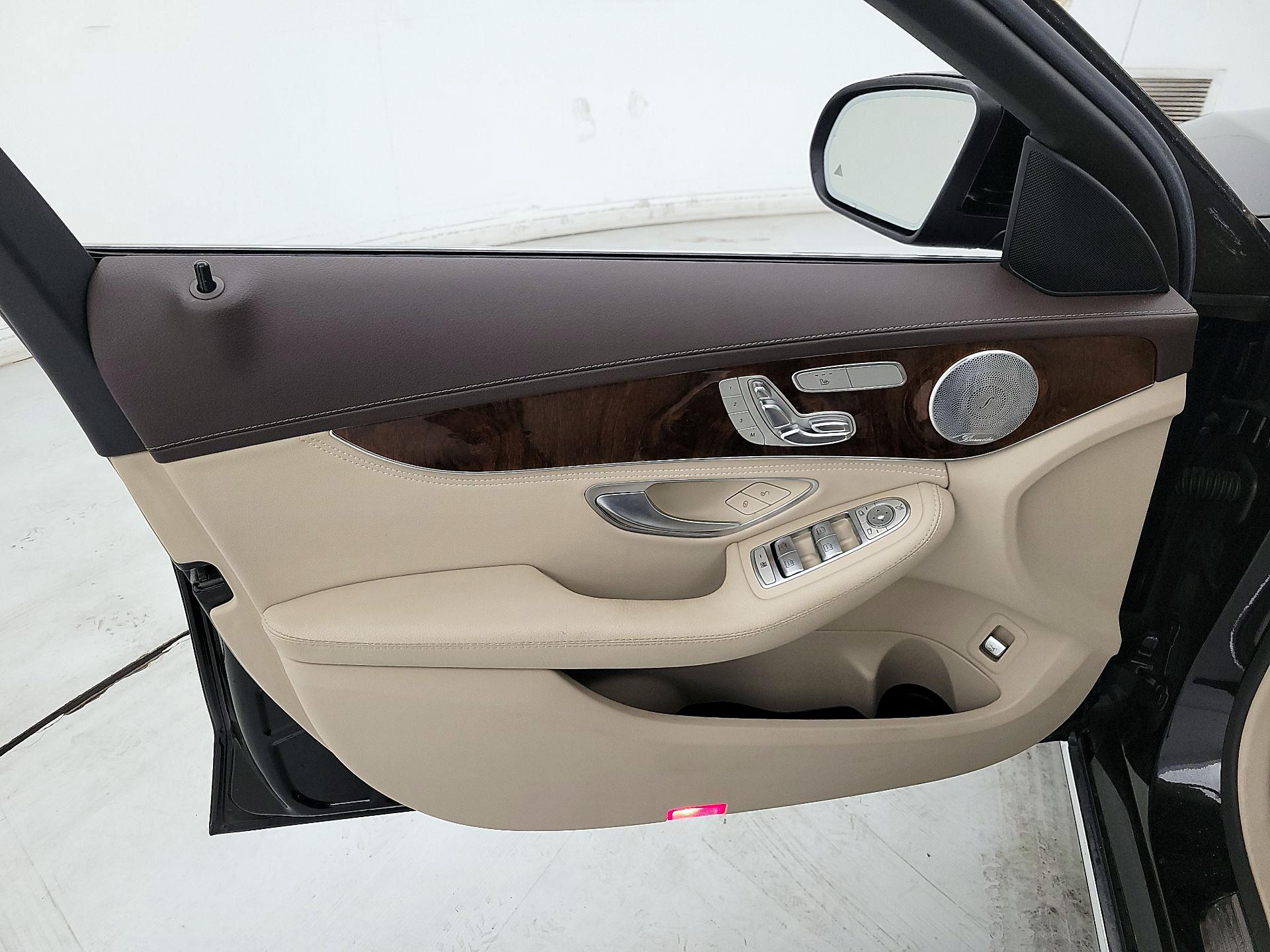 Thumbnail: 2015 Mercedes-Benz C-Class - 12
