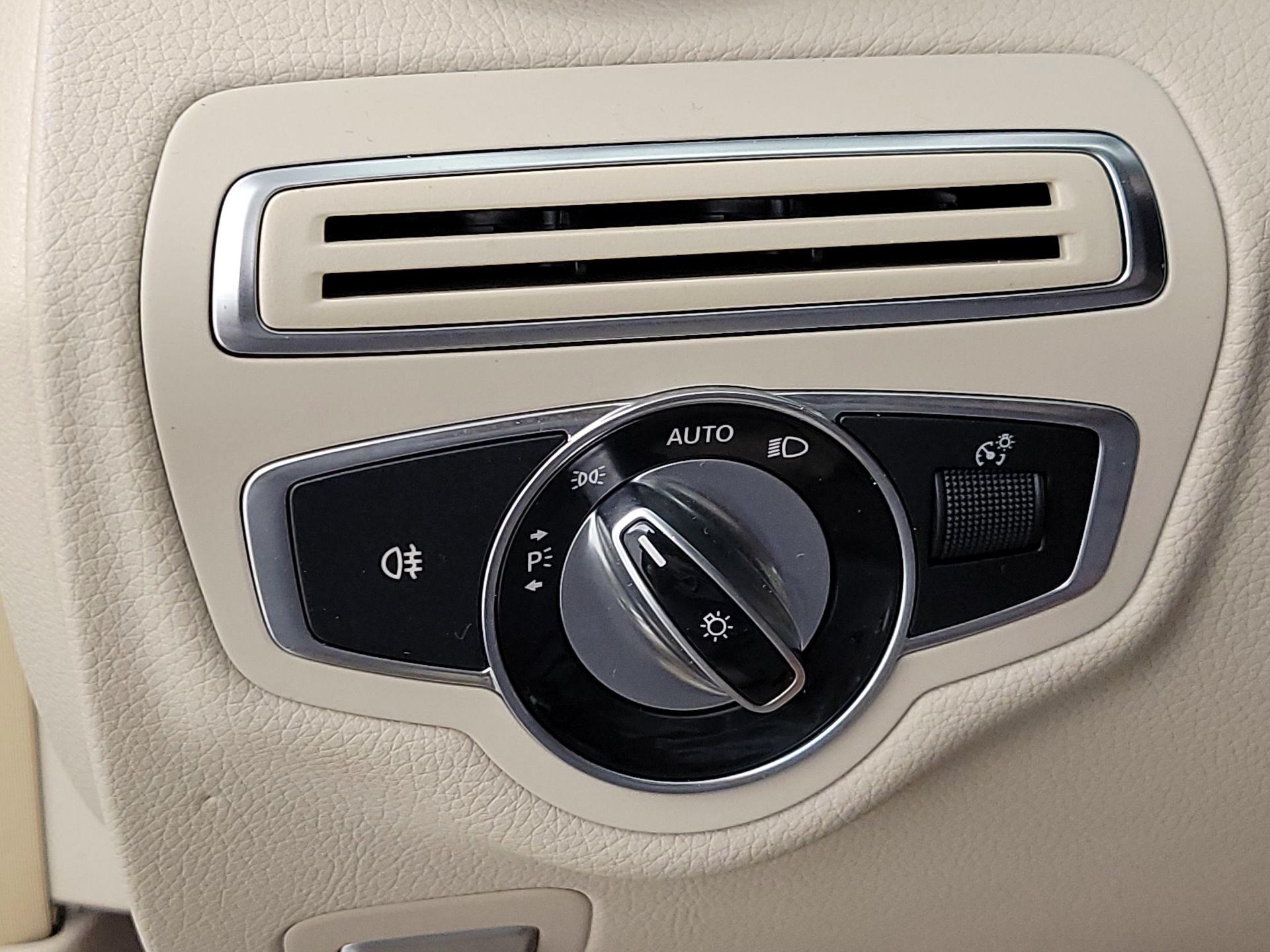 Thumbnail: 2015 Mercedes-Benz C-Class - 13