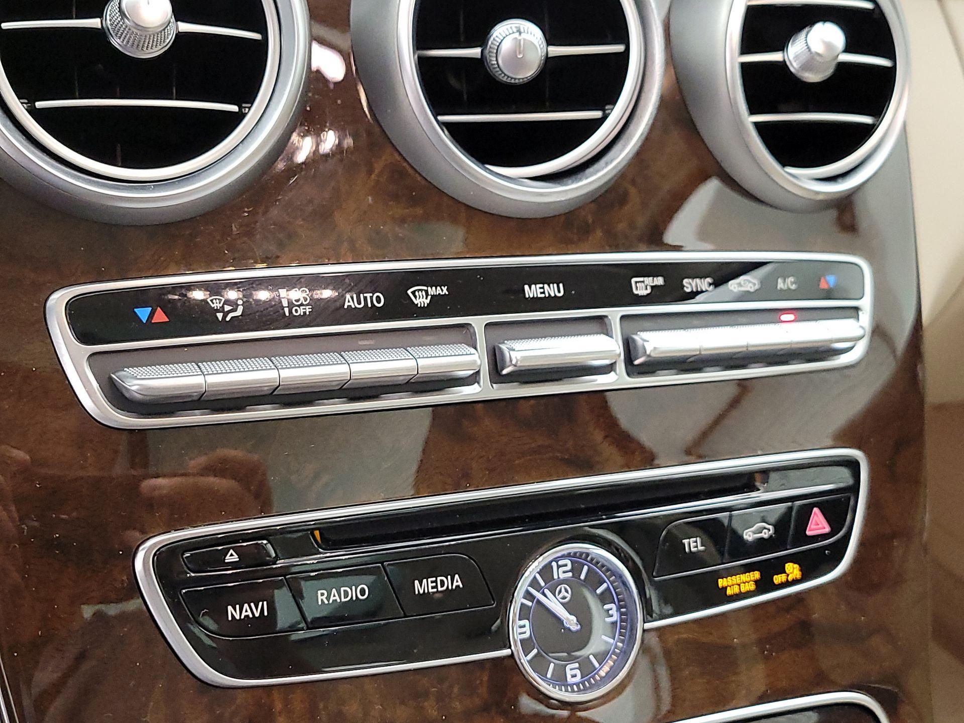 Thumbnail: 2015 Mercedes-Benz C-Class - 17