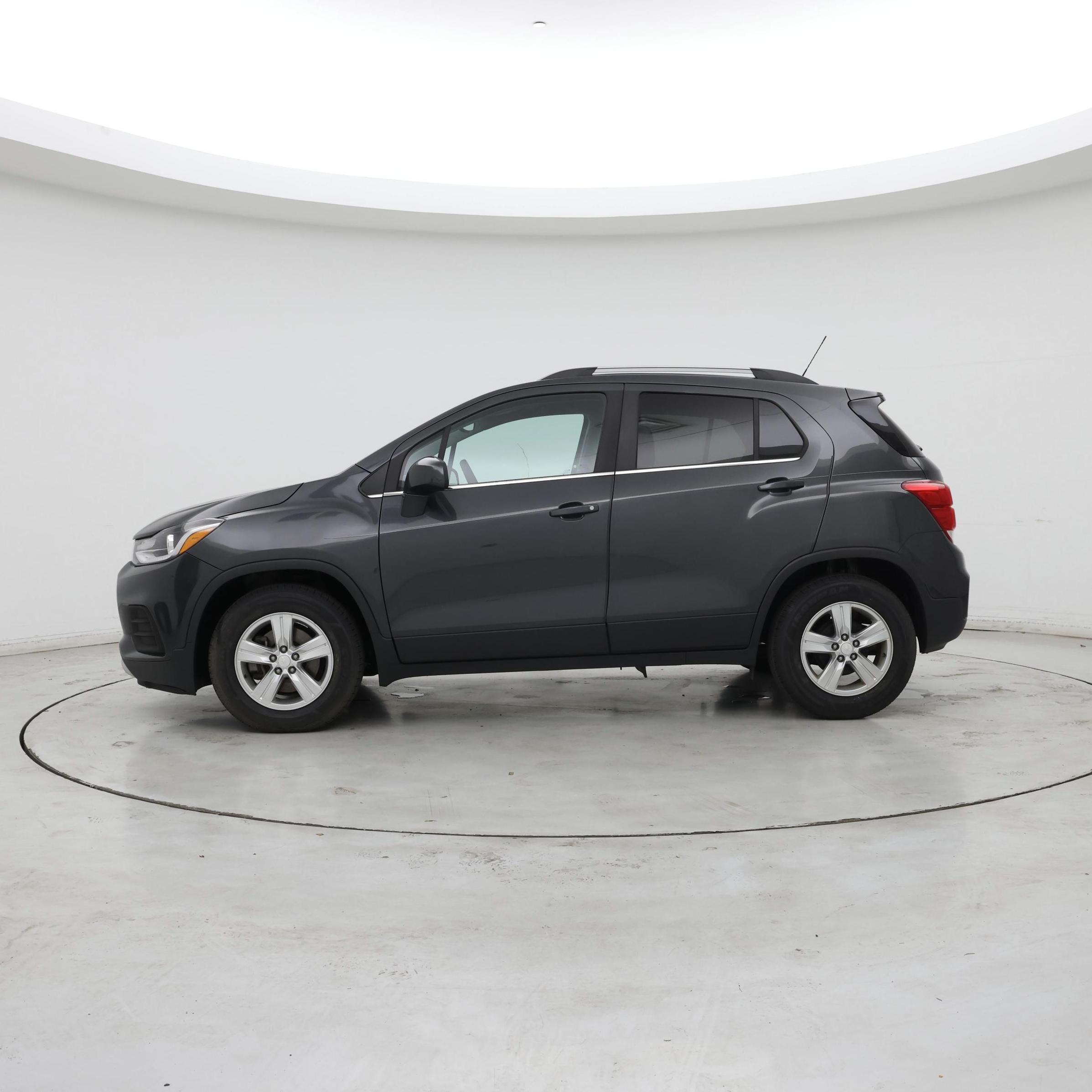 Thumbnail: 2020 Chevrolet Trax - 3