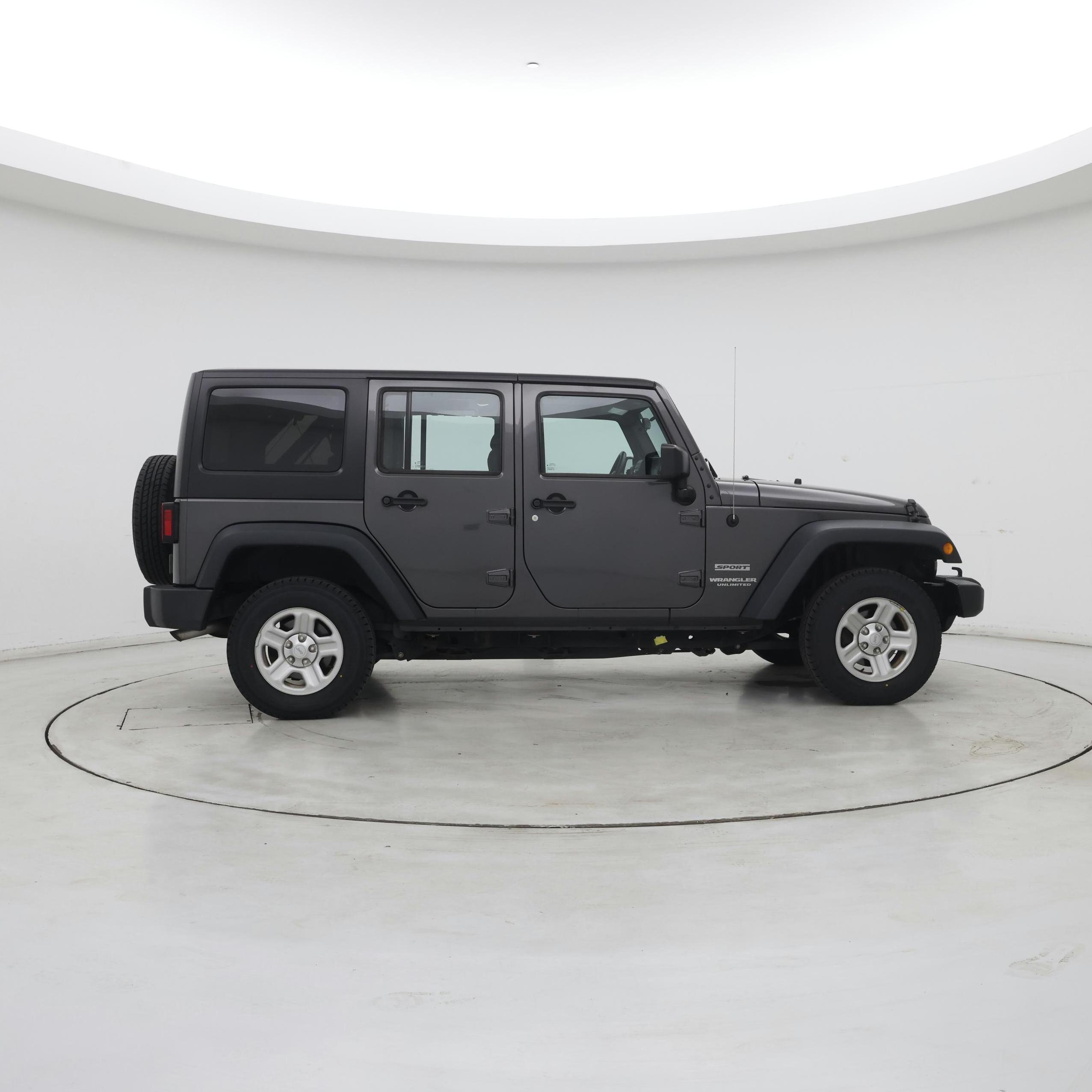 Thumbnail: 2017 Jeep Wrangler - 7