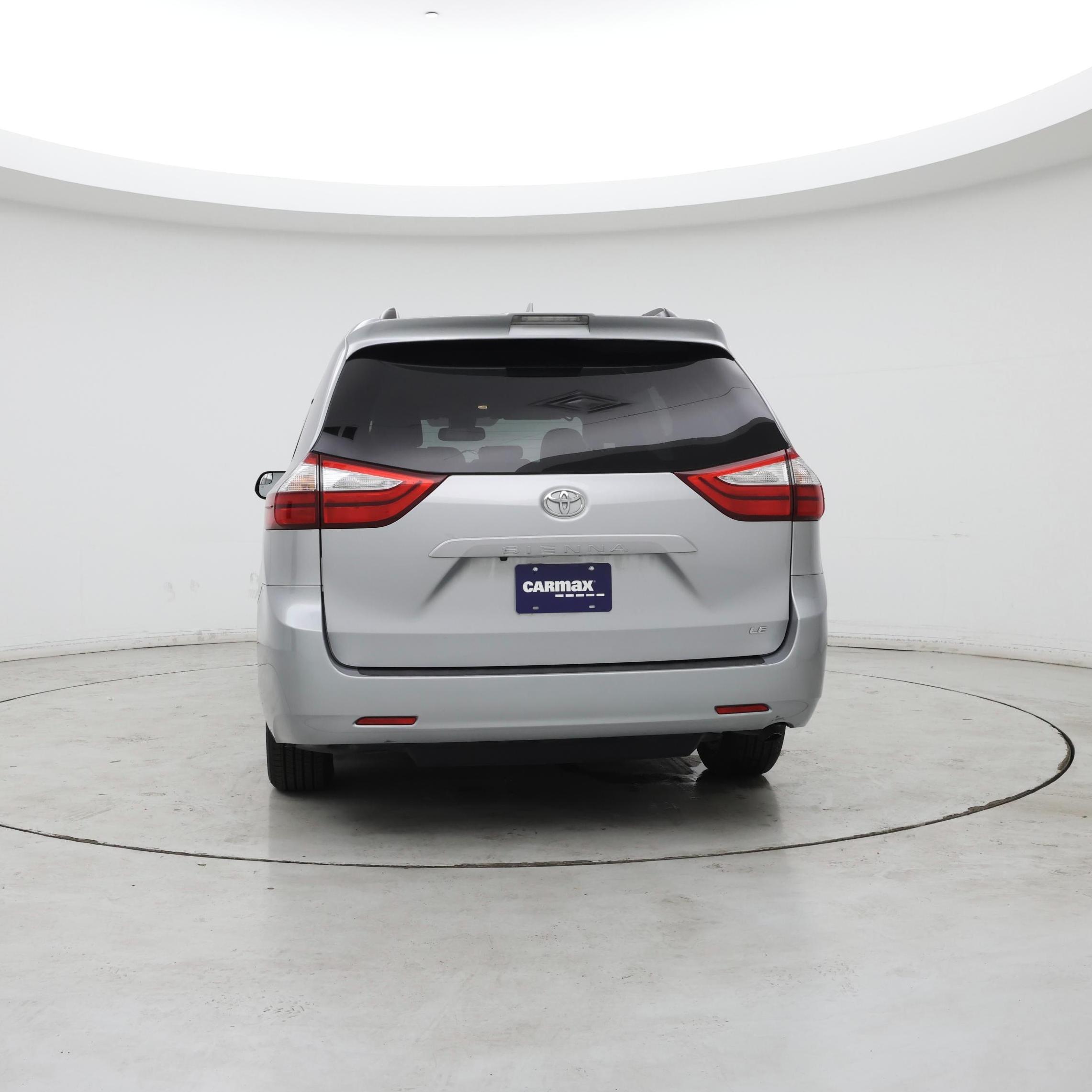 Thumbnail: 2019 Toyota Sienna - 6