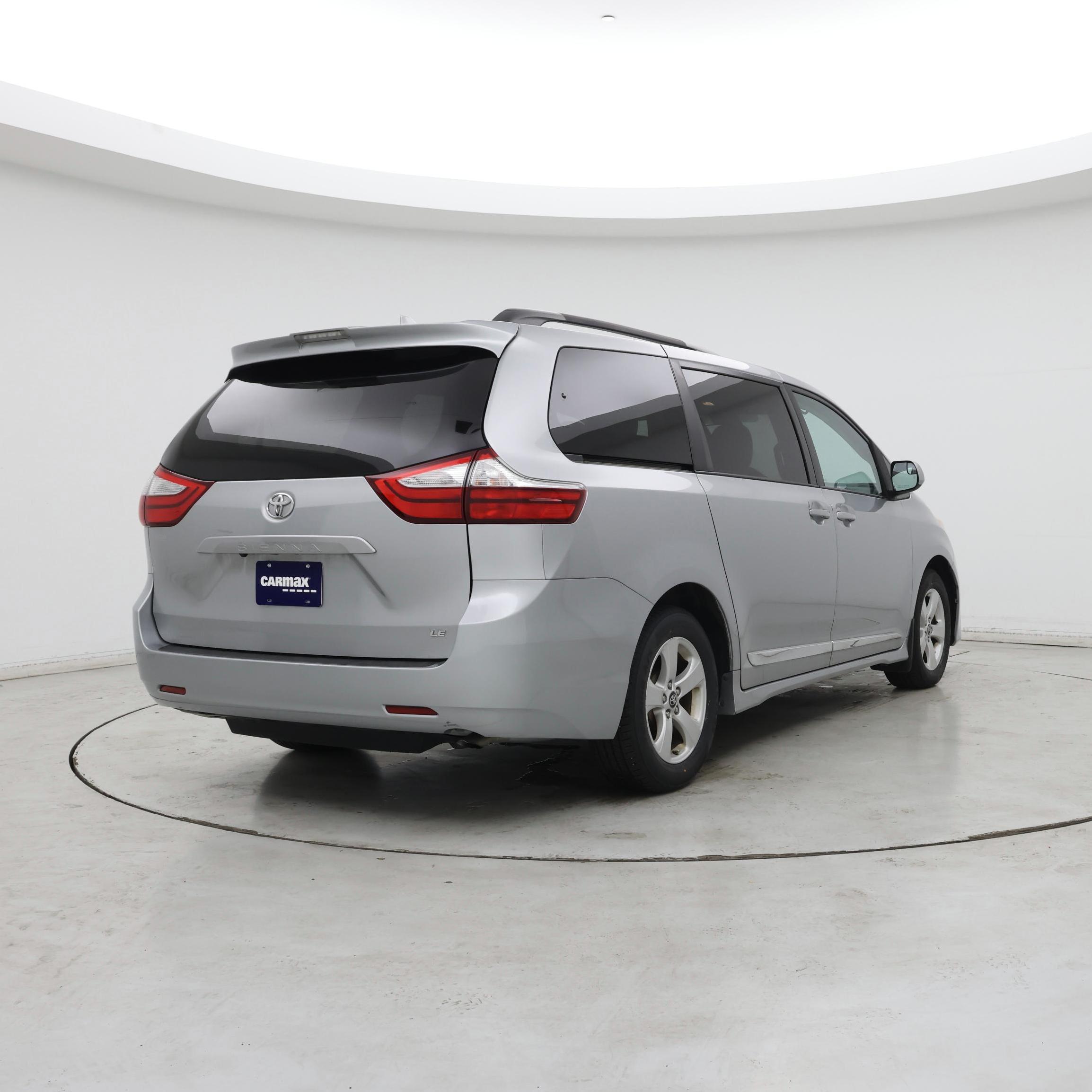 Thumbnail: 2019 Toyota Sienna - 8