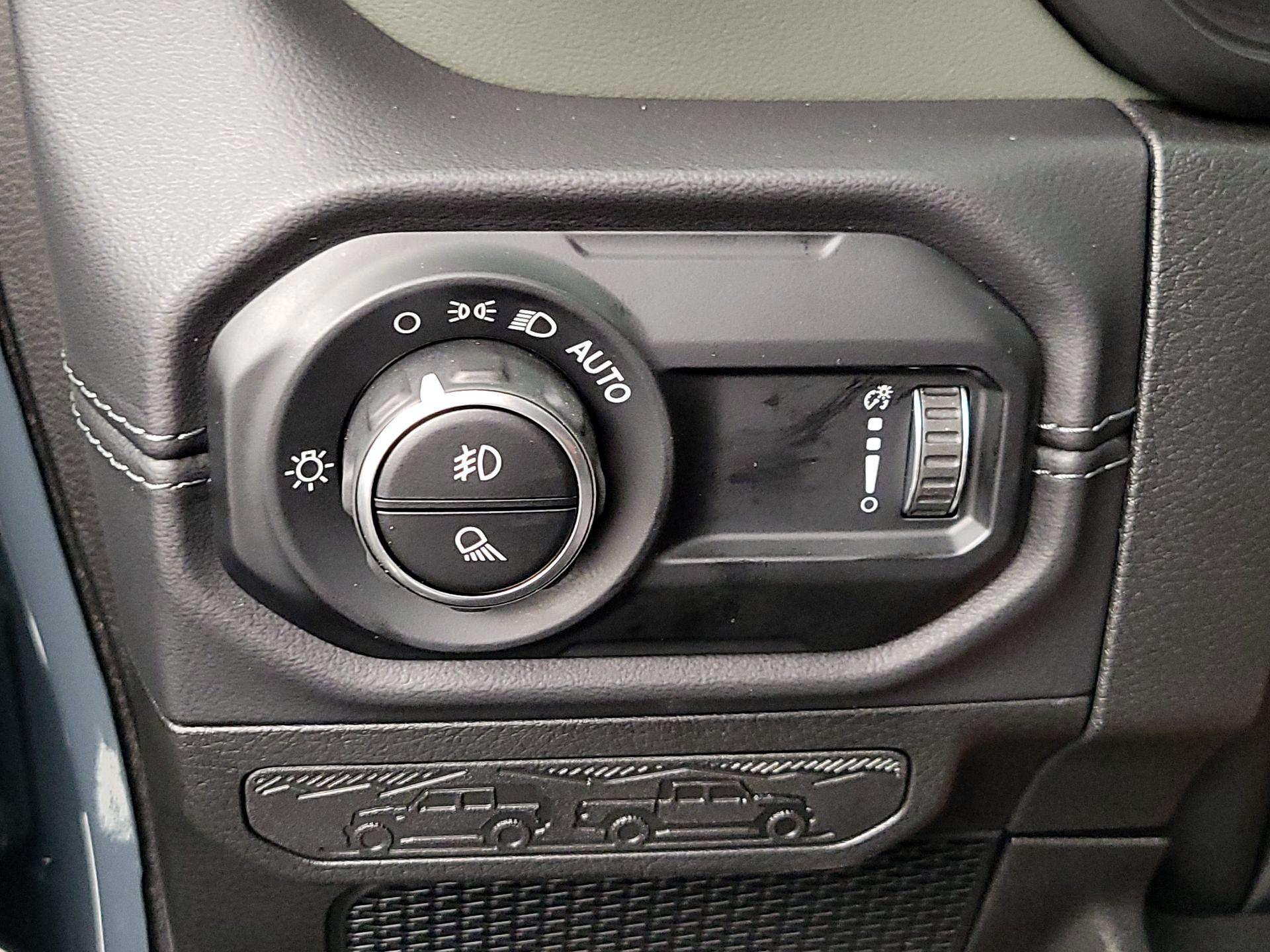 Thumbnail: 2025 Jeep Gladiator - 13