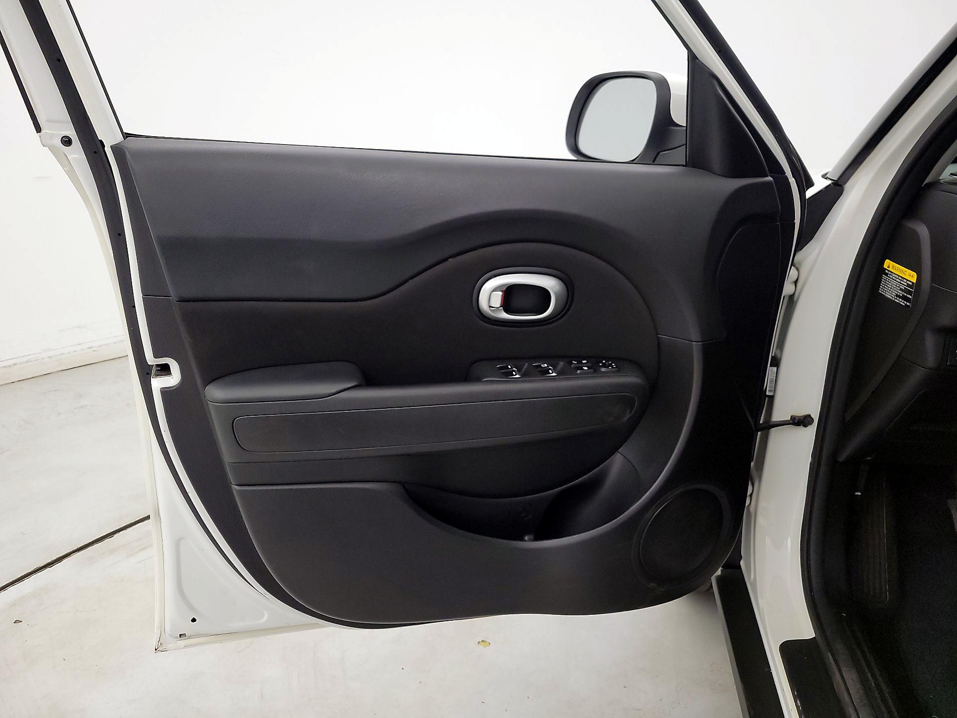 Thumbnail: 2017 Kia Soul - 12