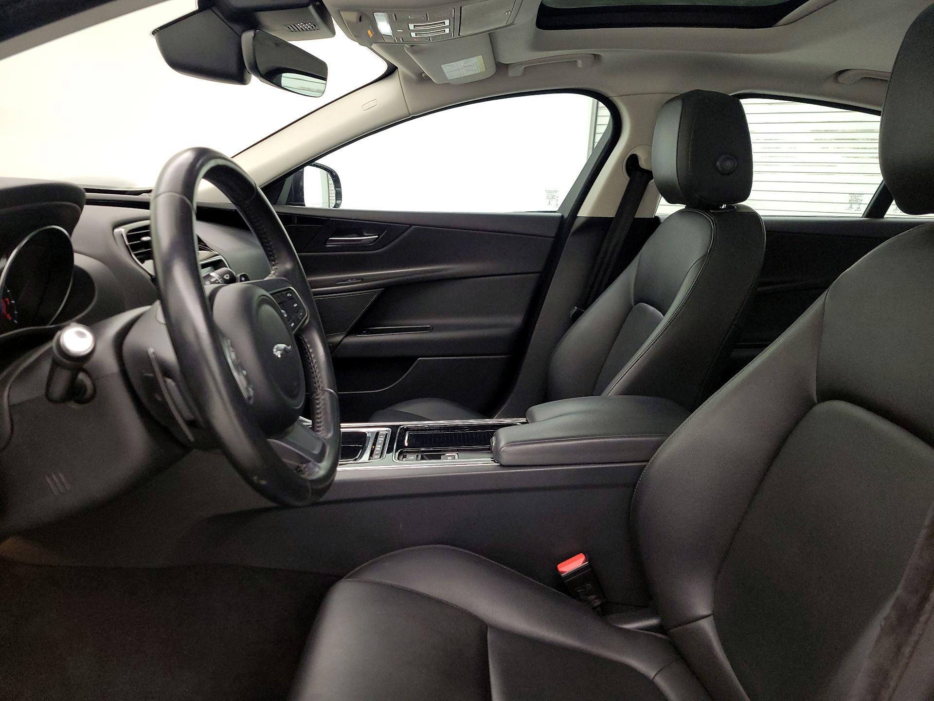 Thumbnail: 2019 Jaguar XE - 11