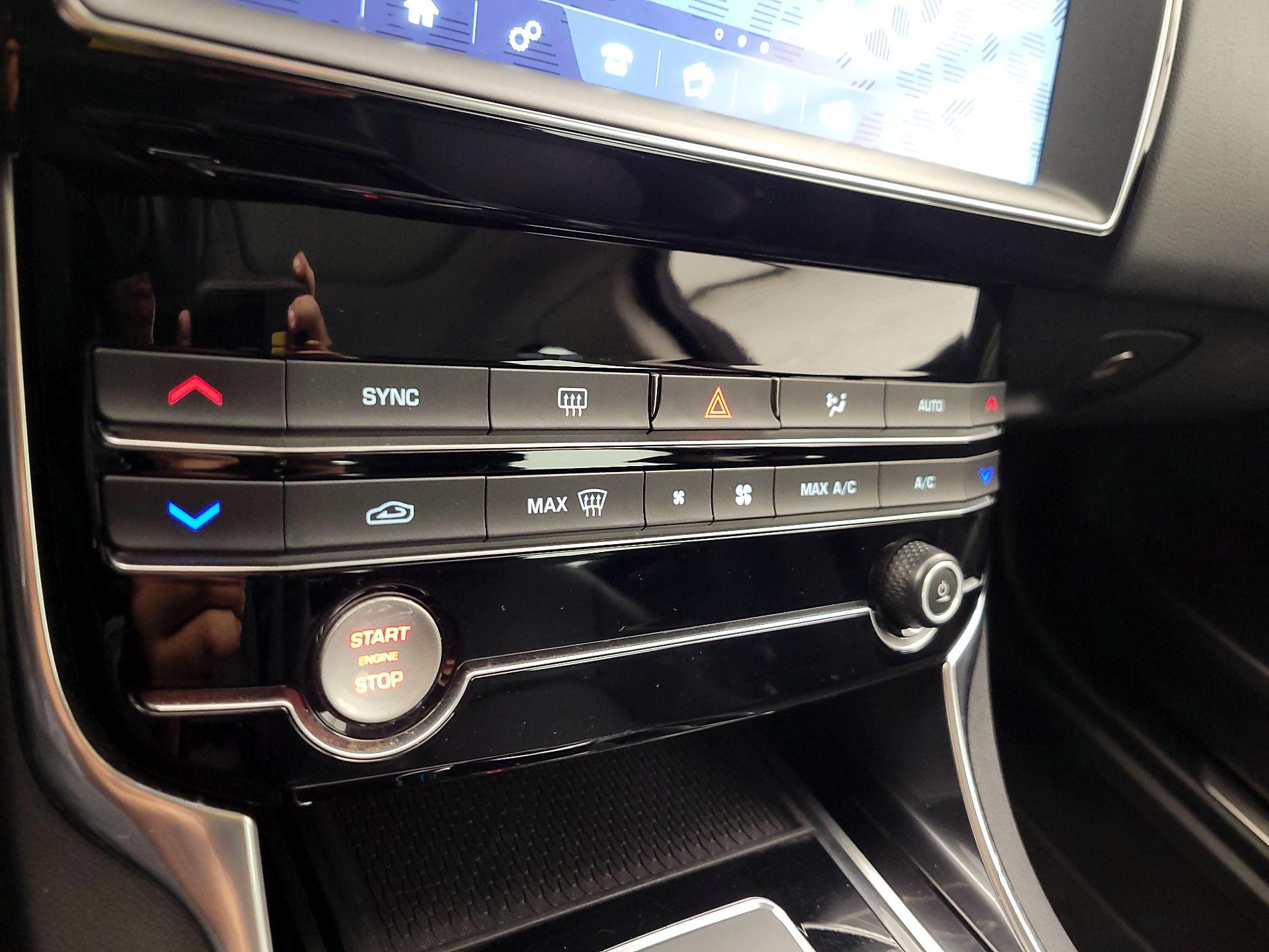 Thumbnail: 2019 Jaguar XE - 15