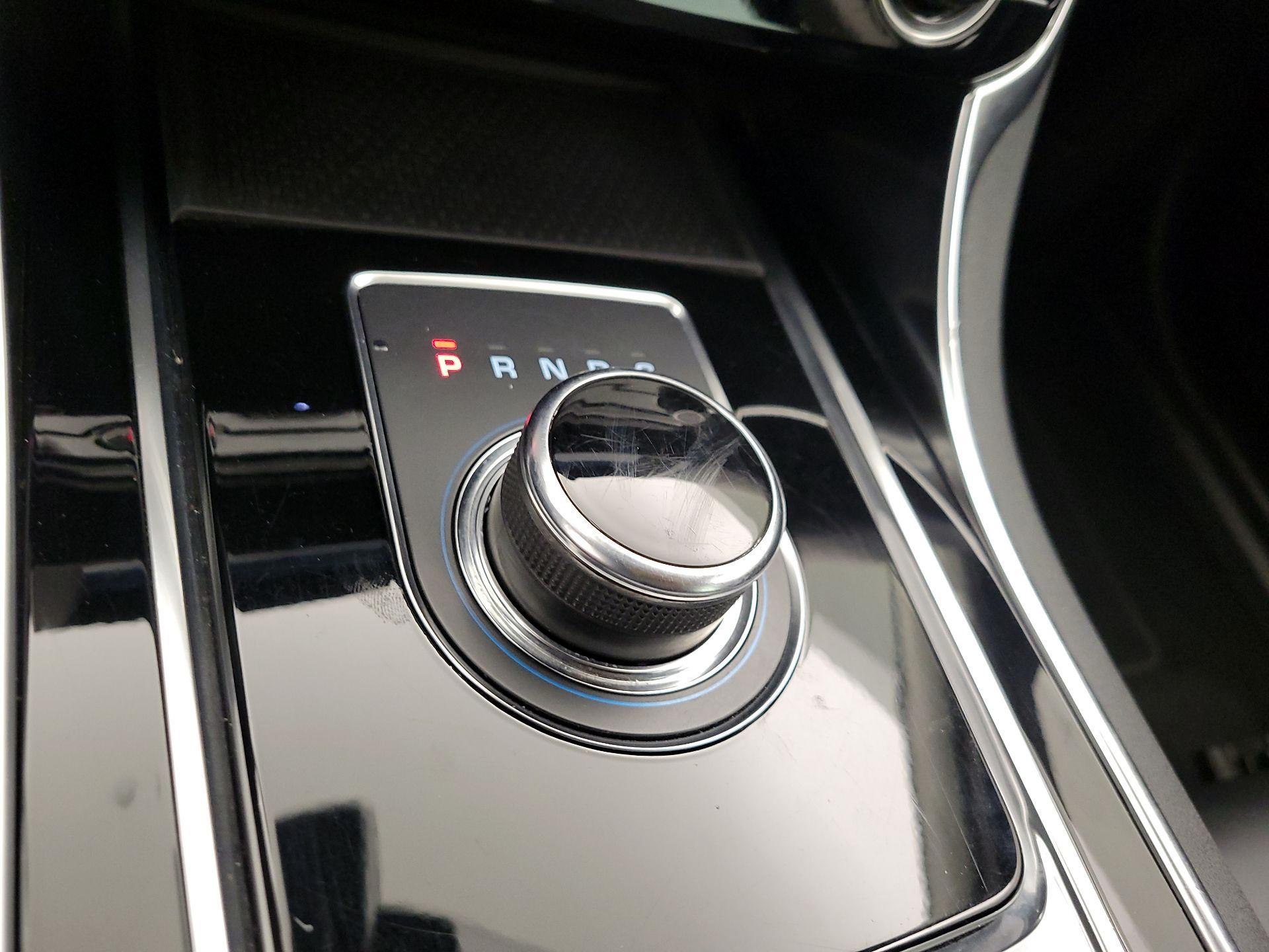 Thumbnail: 2019 Jaguar XE - 16