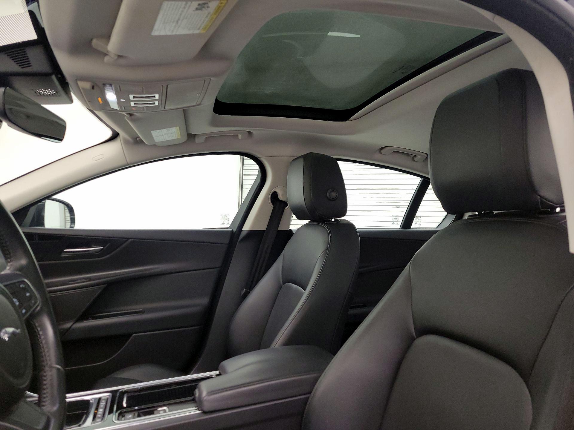 Thumbnail: 2019 Jaguar XE - 18