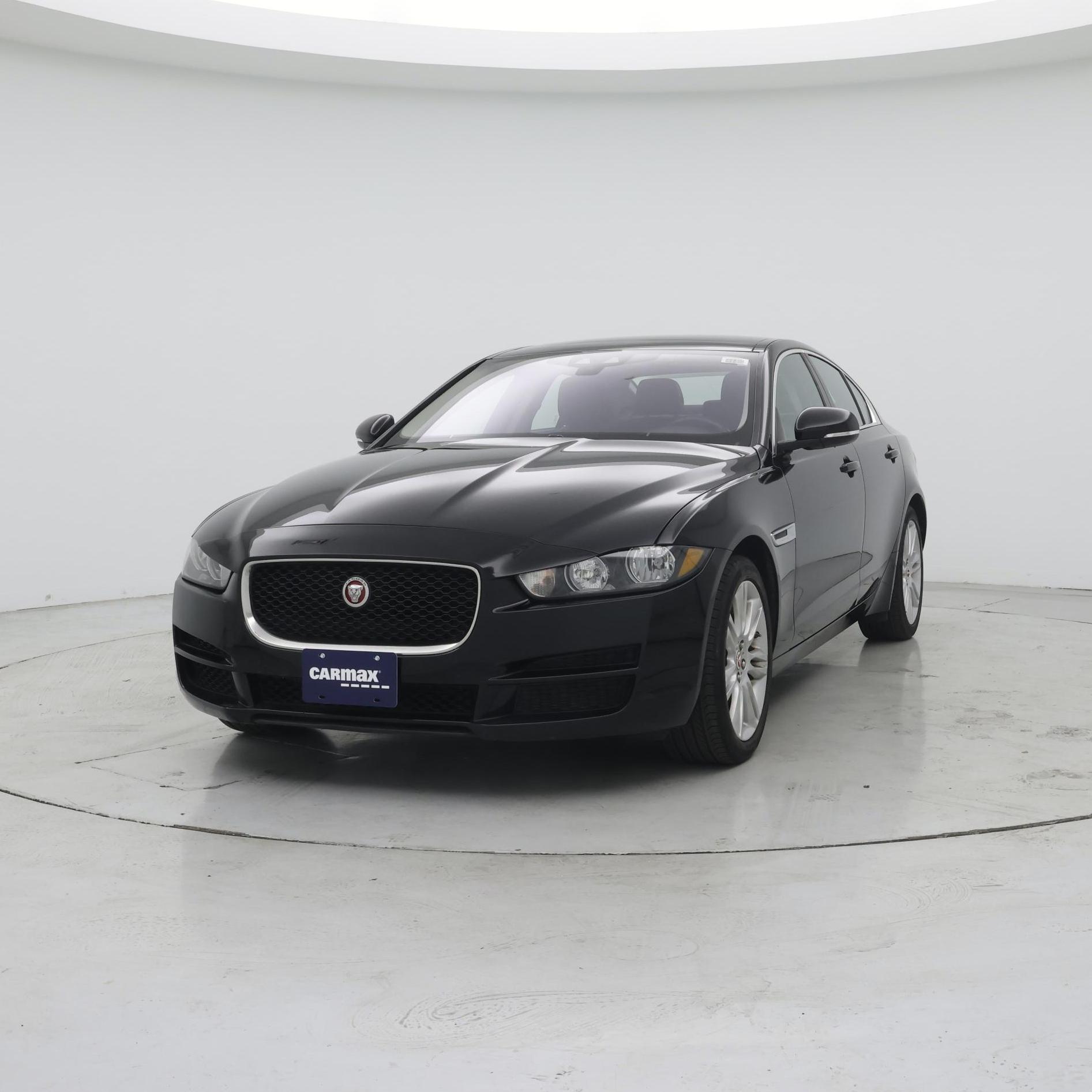 Thumbnail: 2019 Jaguar XE - 4
