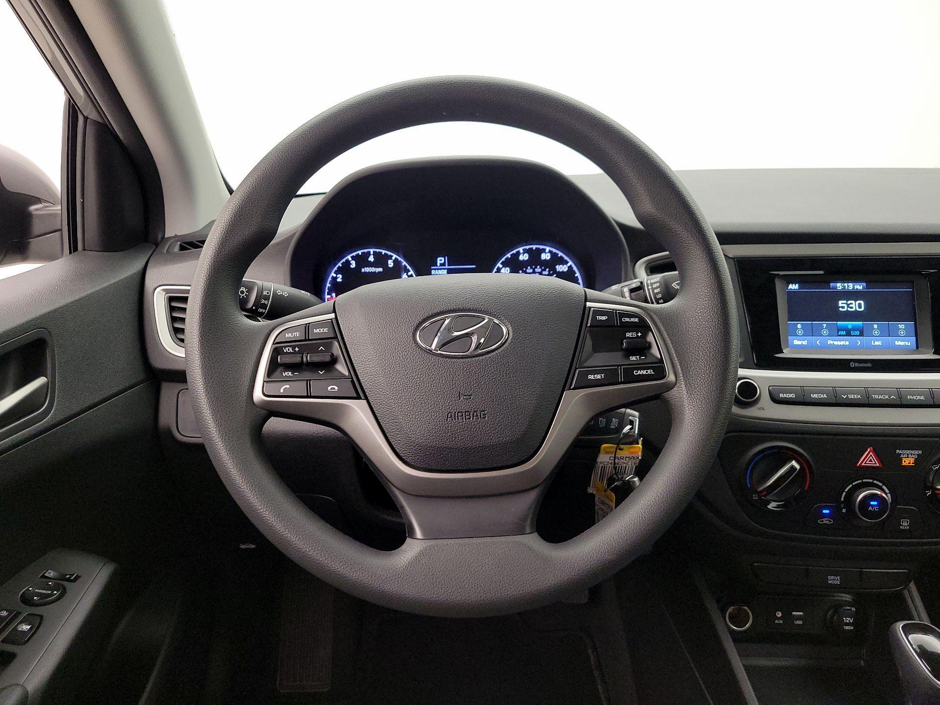 Thumbnail: 2022 Hyundai Accent - 10