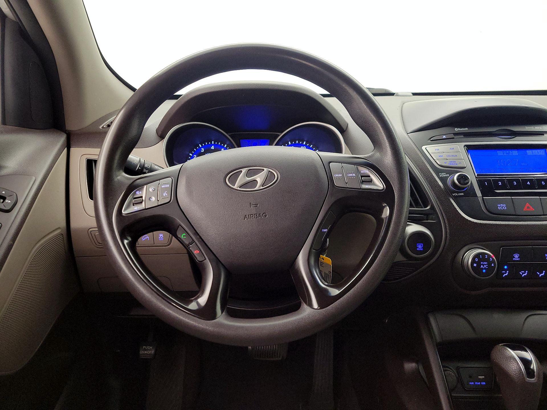 Thumbnail: 2015 Hyundai Tucson - 10