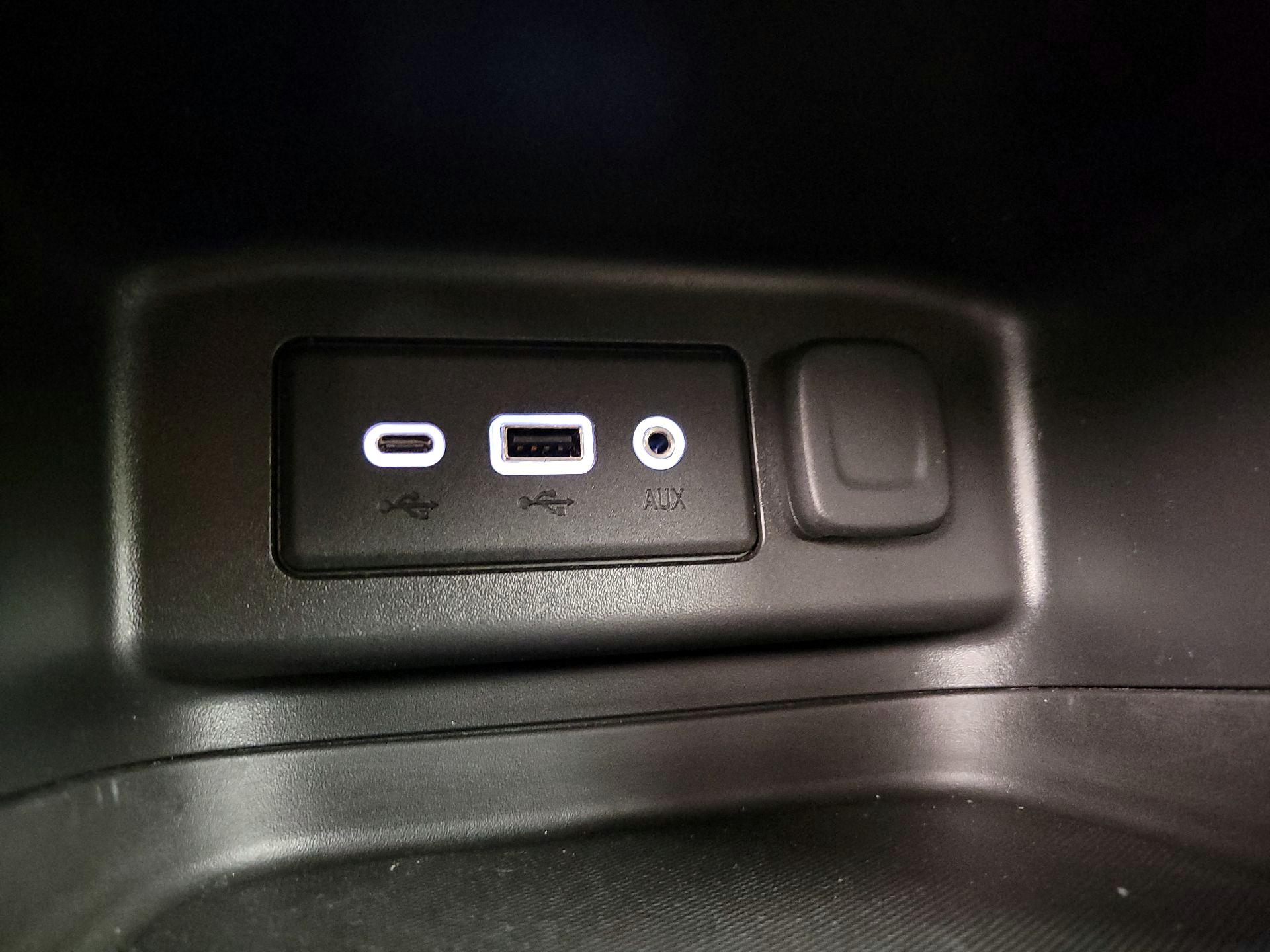 Thumbnail: 2019 Chevrolet Equinox - 18