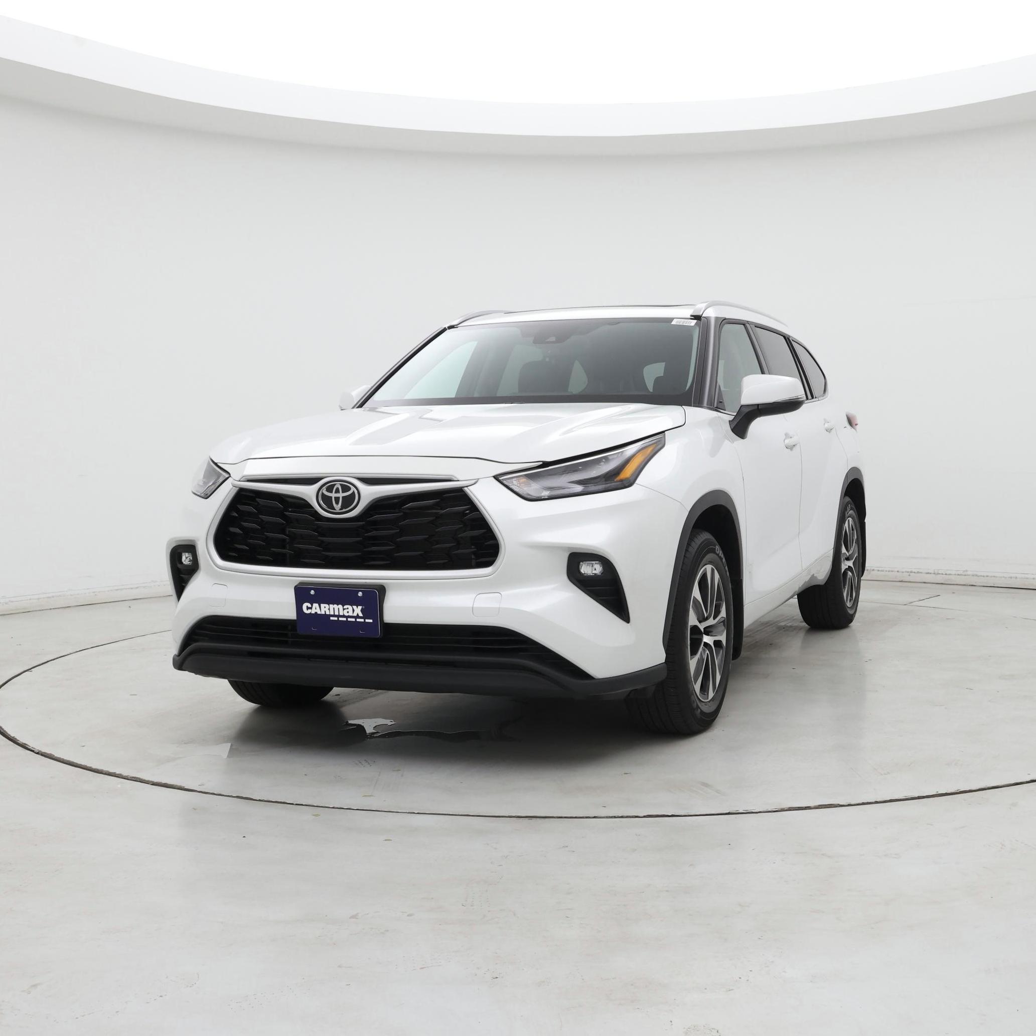 Thumbnail: 2022 Toyota Highlander - 4