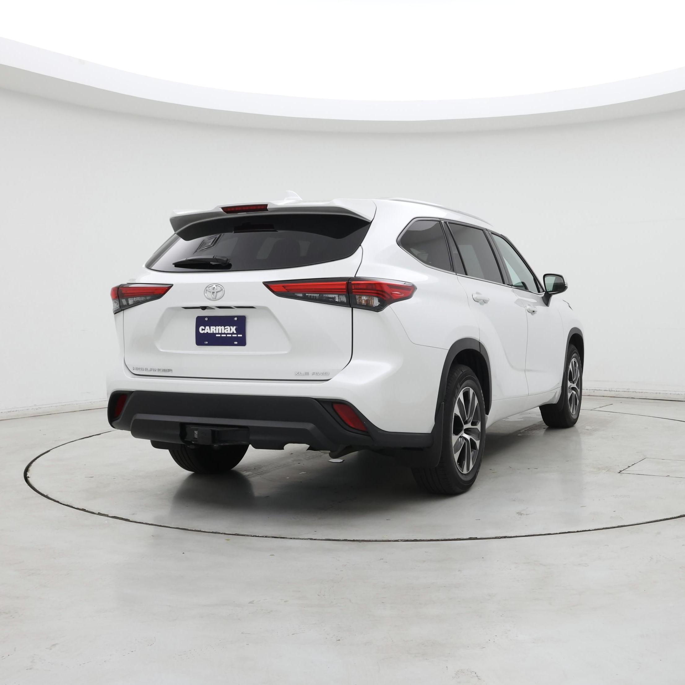 Thumbnail: 2022 Toyota Highlander - 8