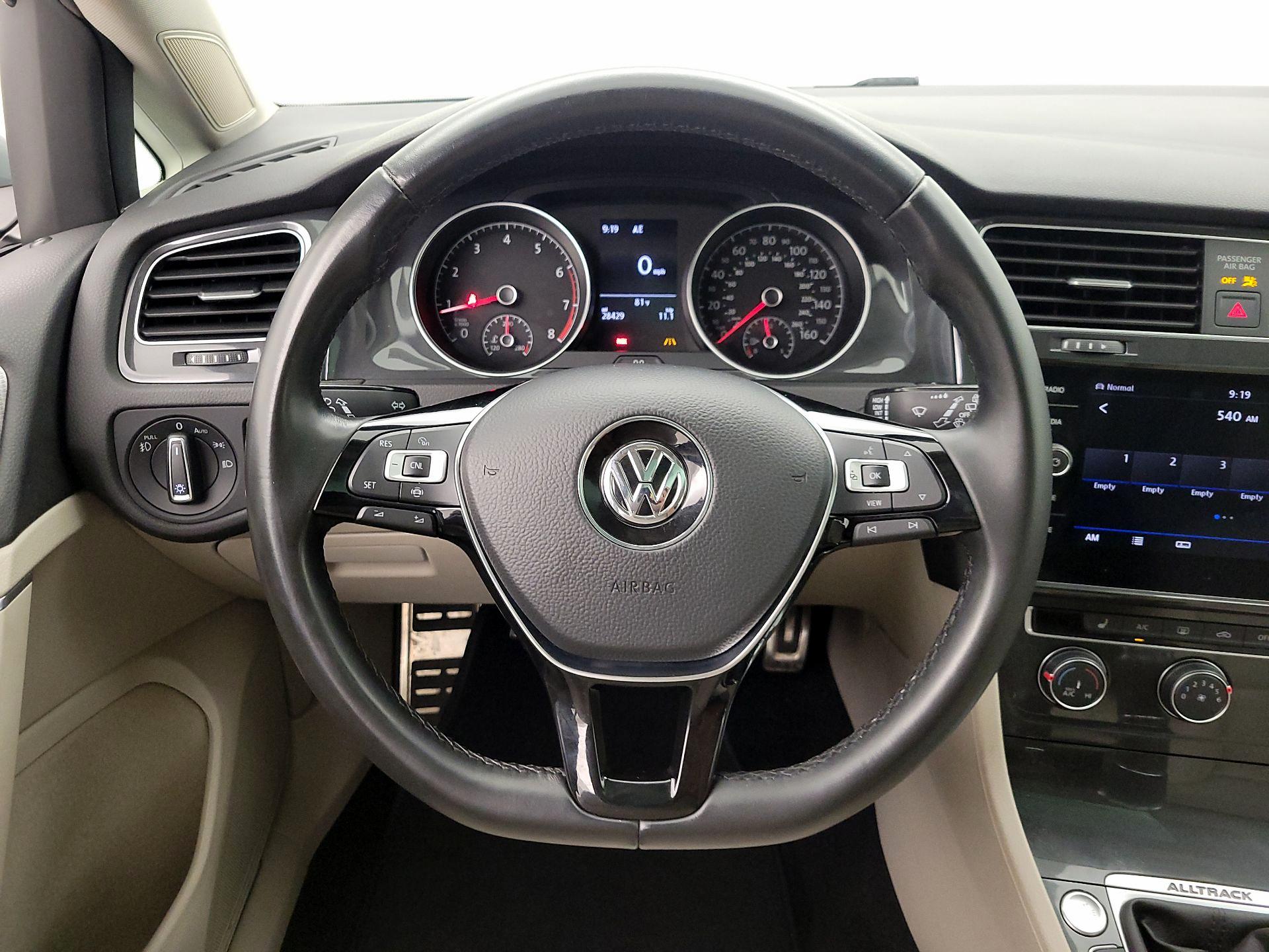 Thumbnail: 2019 Volkswagen Golf - 10