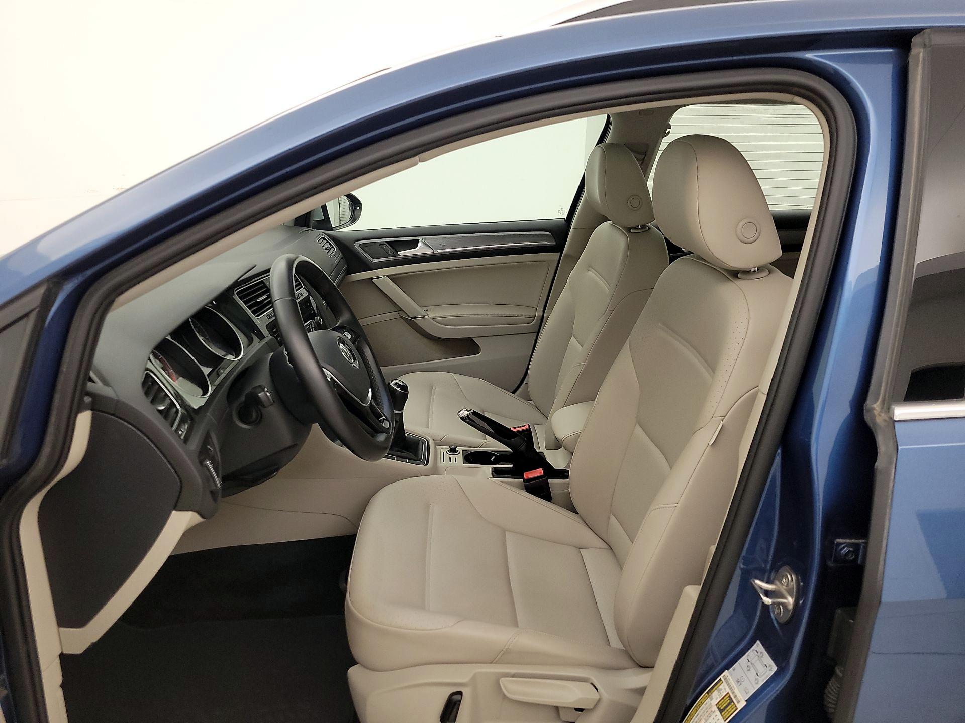 Thumbnail: 2019 Volkswagen Golf - 11