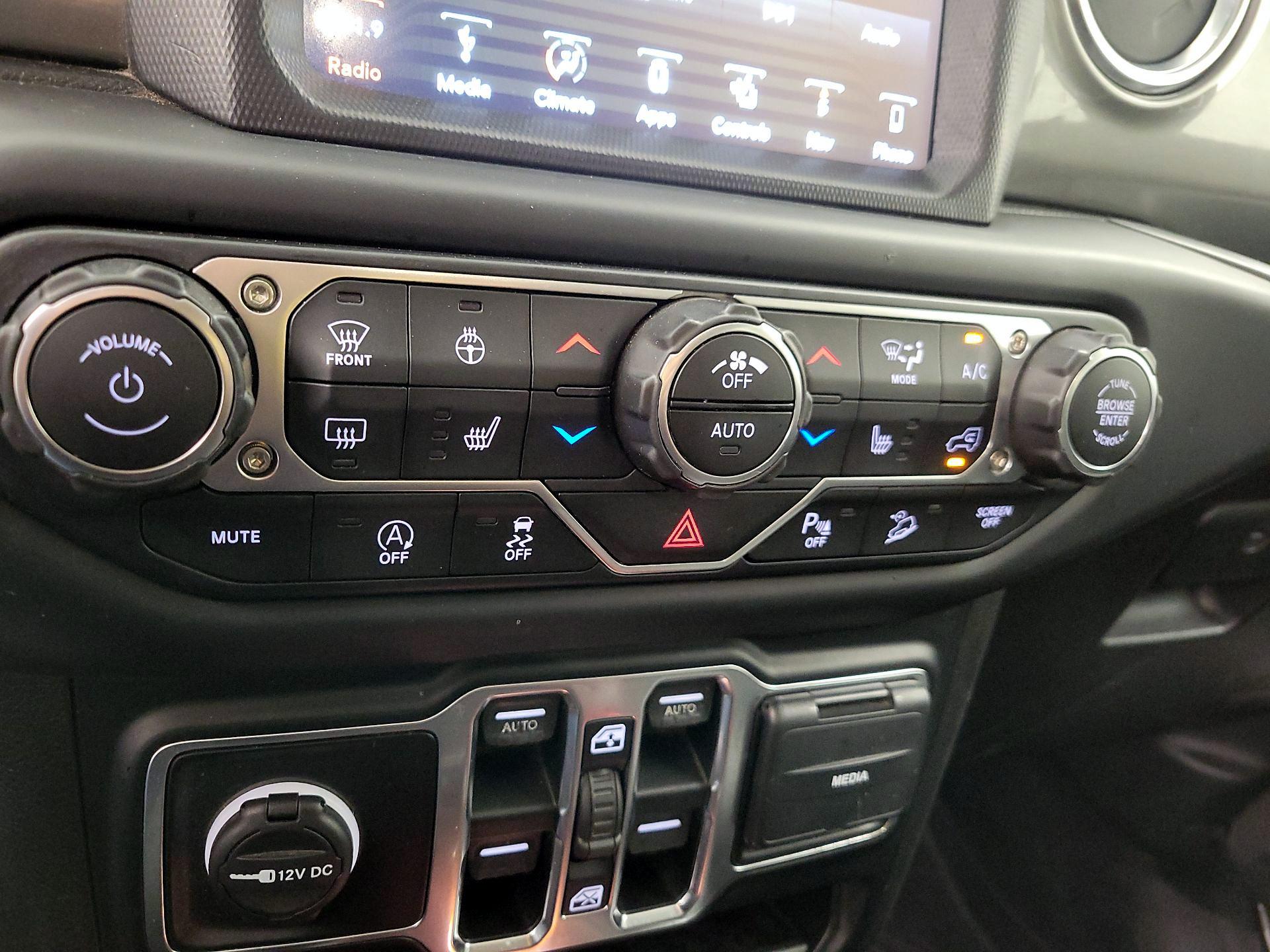 Thumbnail: 2019 Jeep Wrangler - 17
