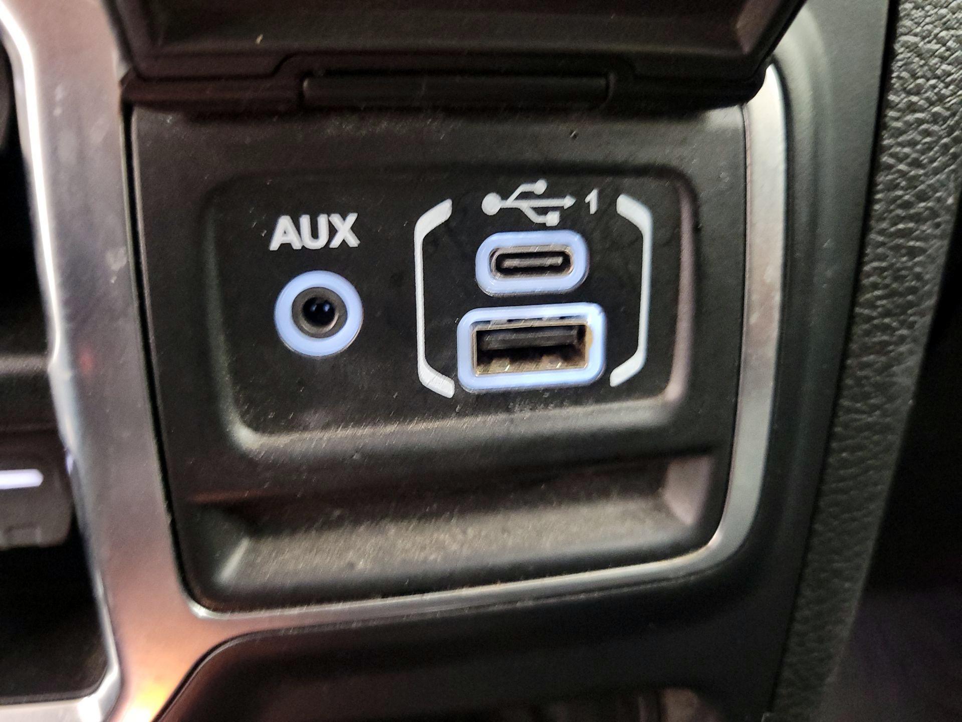 Thumbnail: 2019 Jeep Wrangler - 19